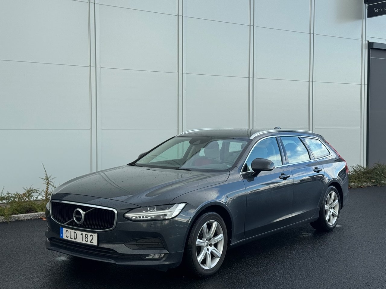 Volvo V90 D4