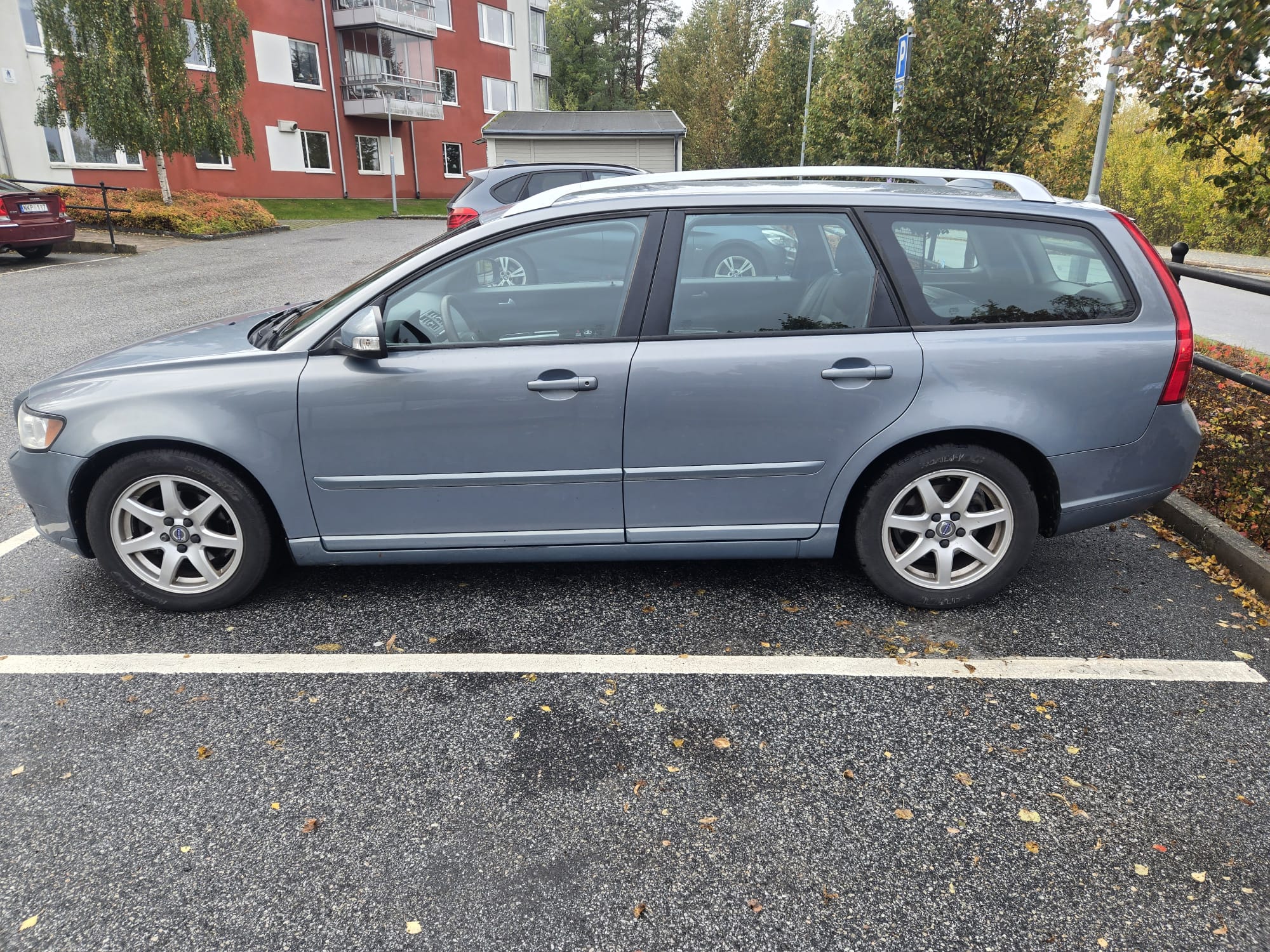 Volvo V50 D2 Manuell 2011, bild 2/7