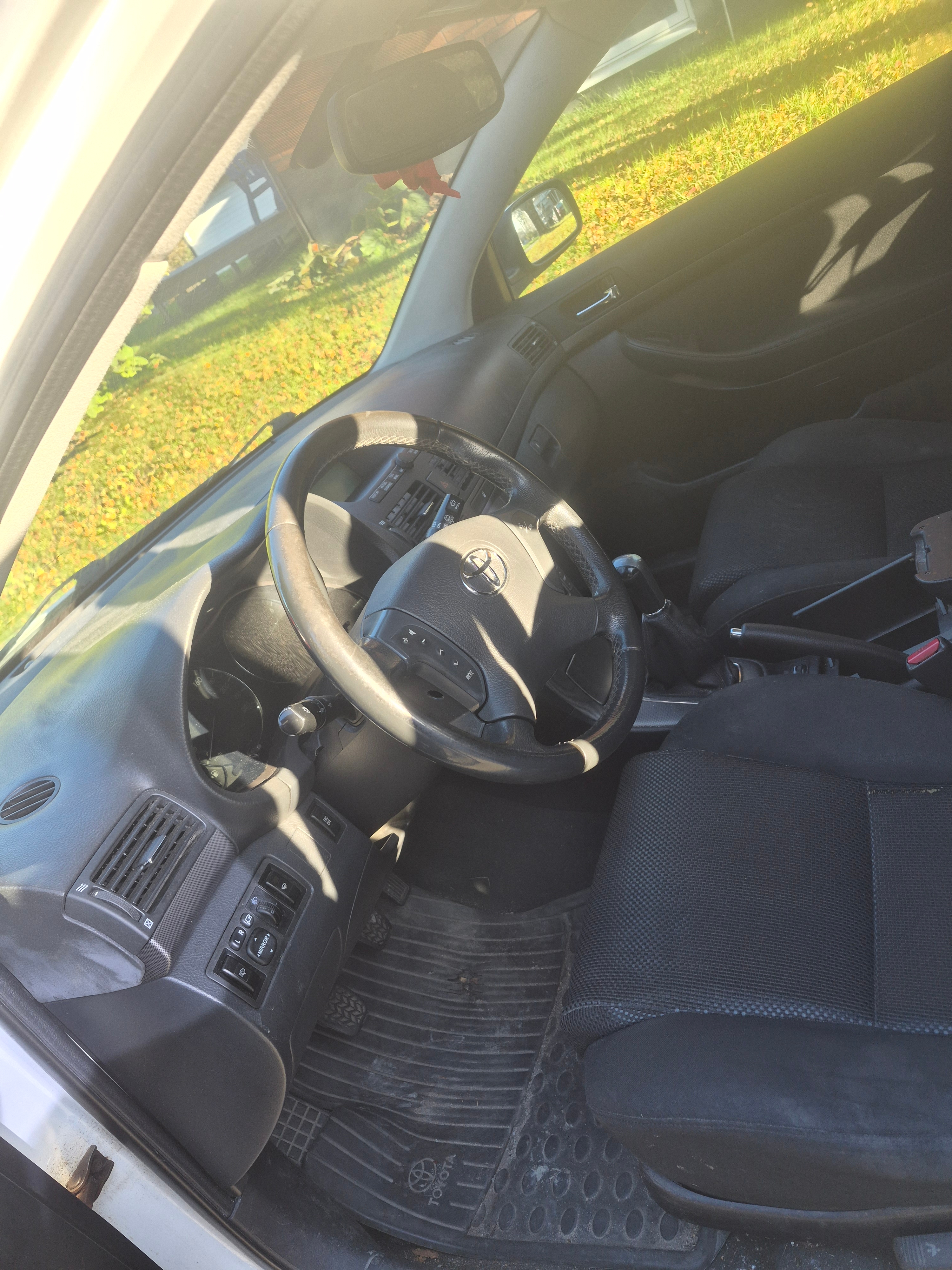 Toyota Avensis 2.0 2004, bild 5/6