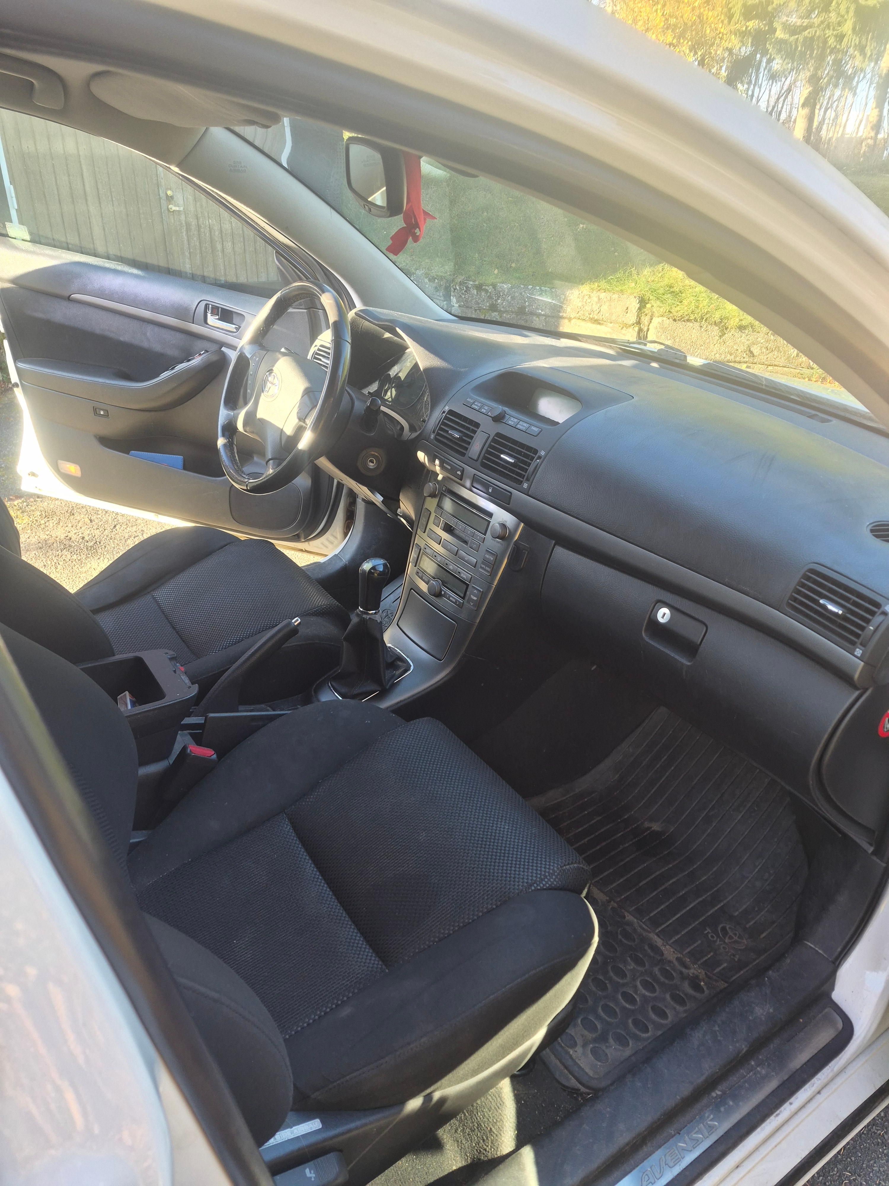 Toyota Avensis 2.0 2004, bild 6/6