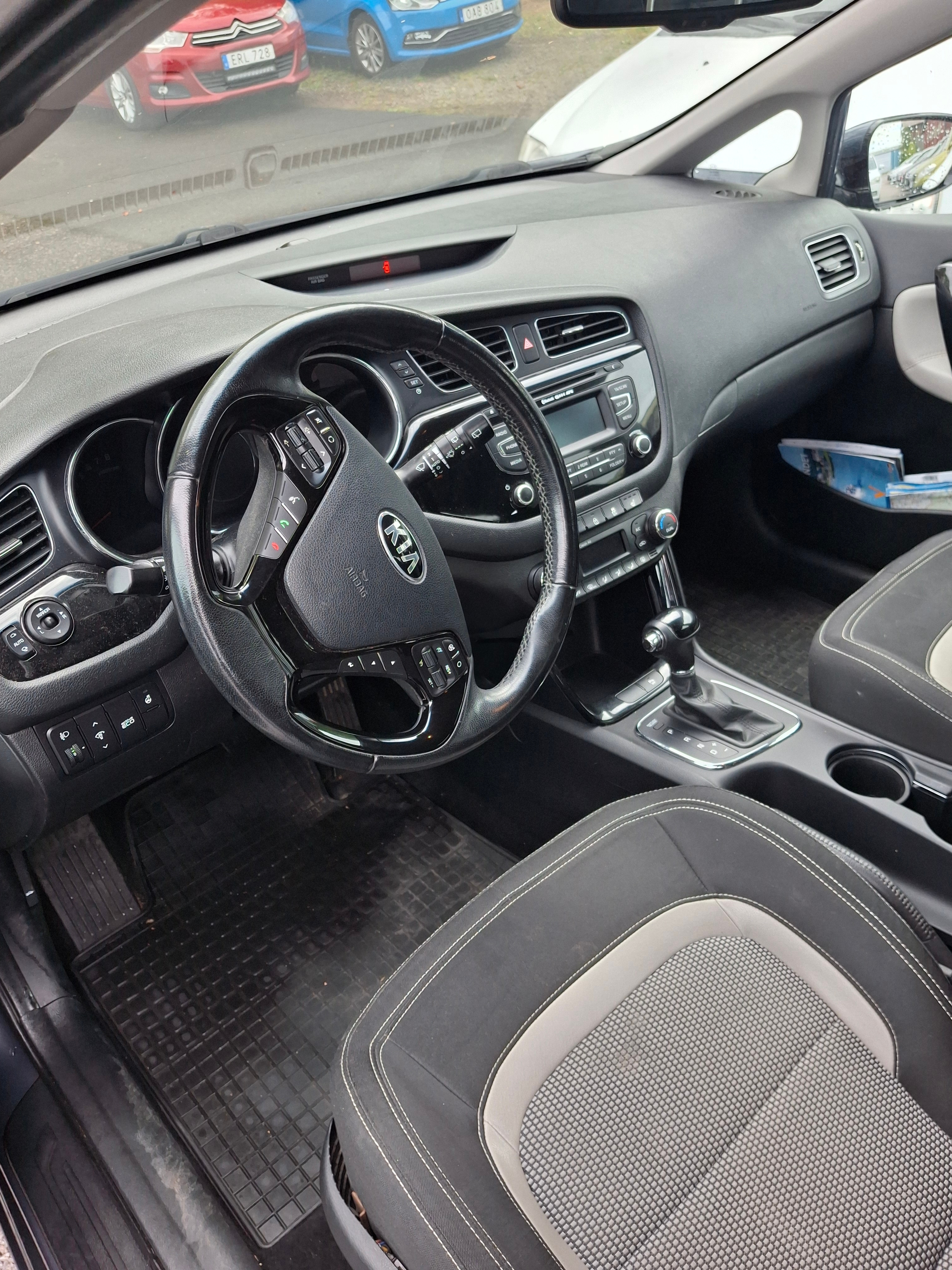 Kia Ceed 1.6 GDI 2013, bild 2/5