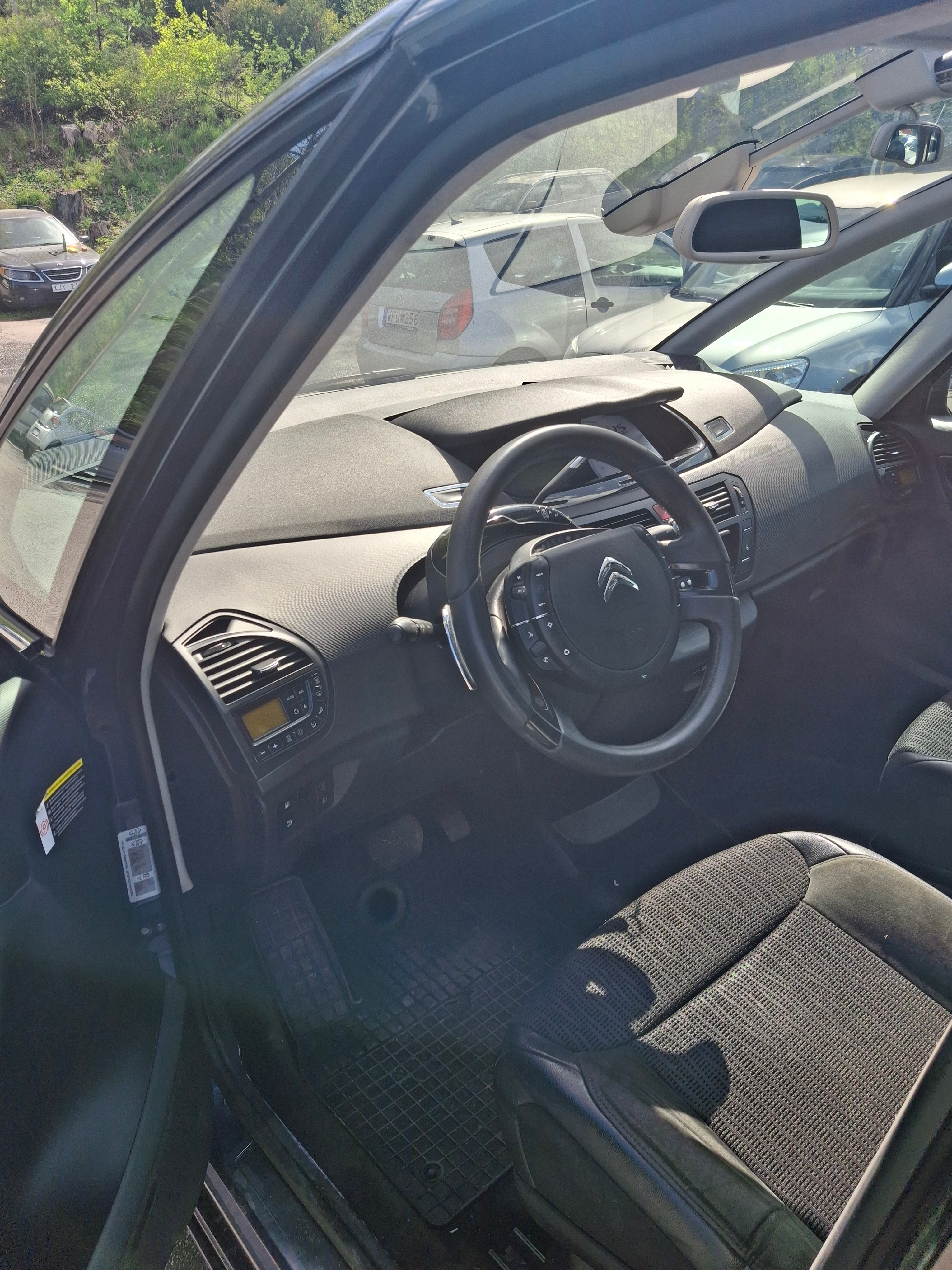 Citroen Grand C4 Picasso e-HDi 110 FAP 2010, photo 2/6