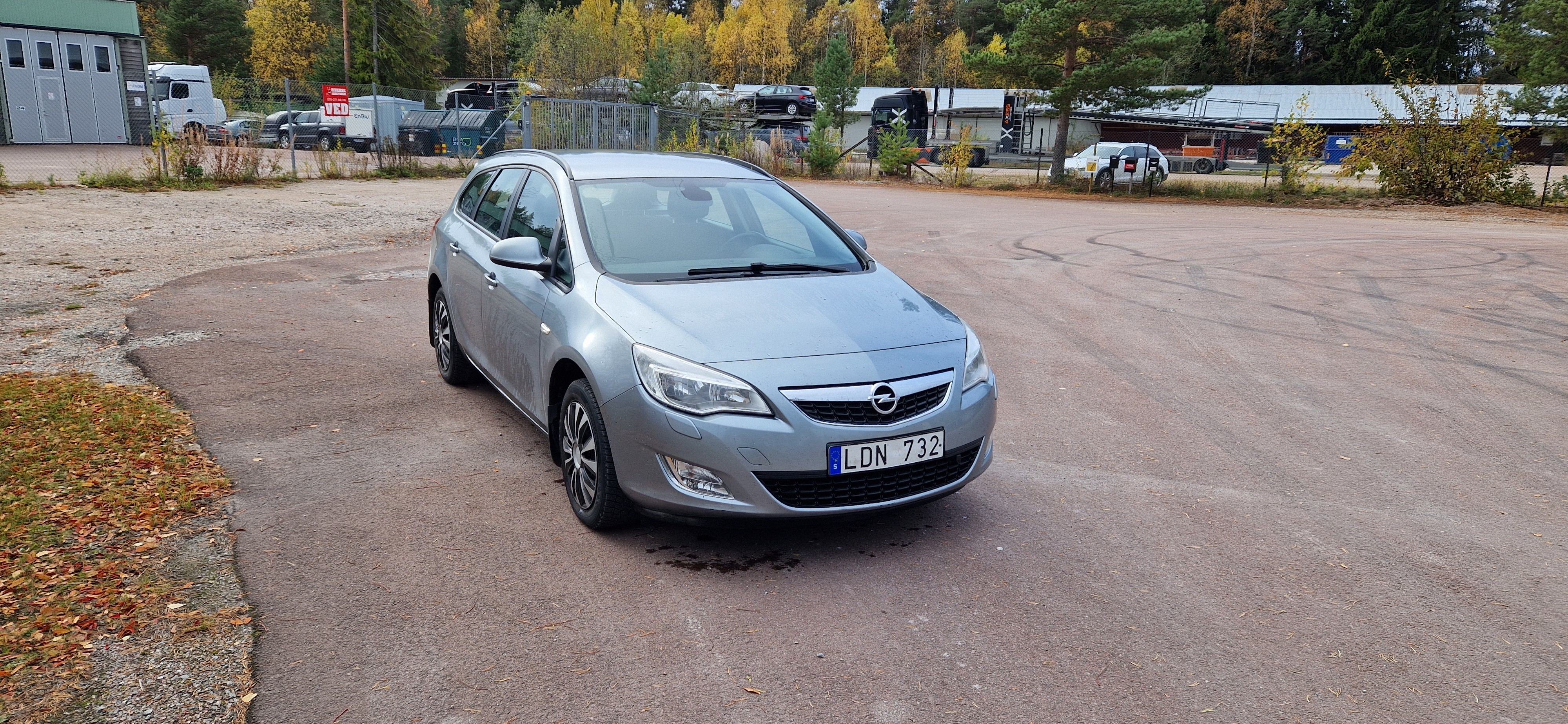 Opel Astra 1.4 Turbo 2011, bild 4/5