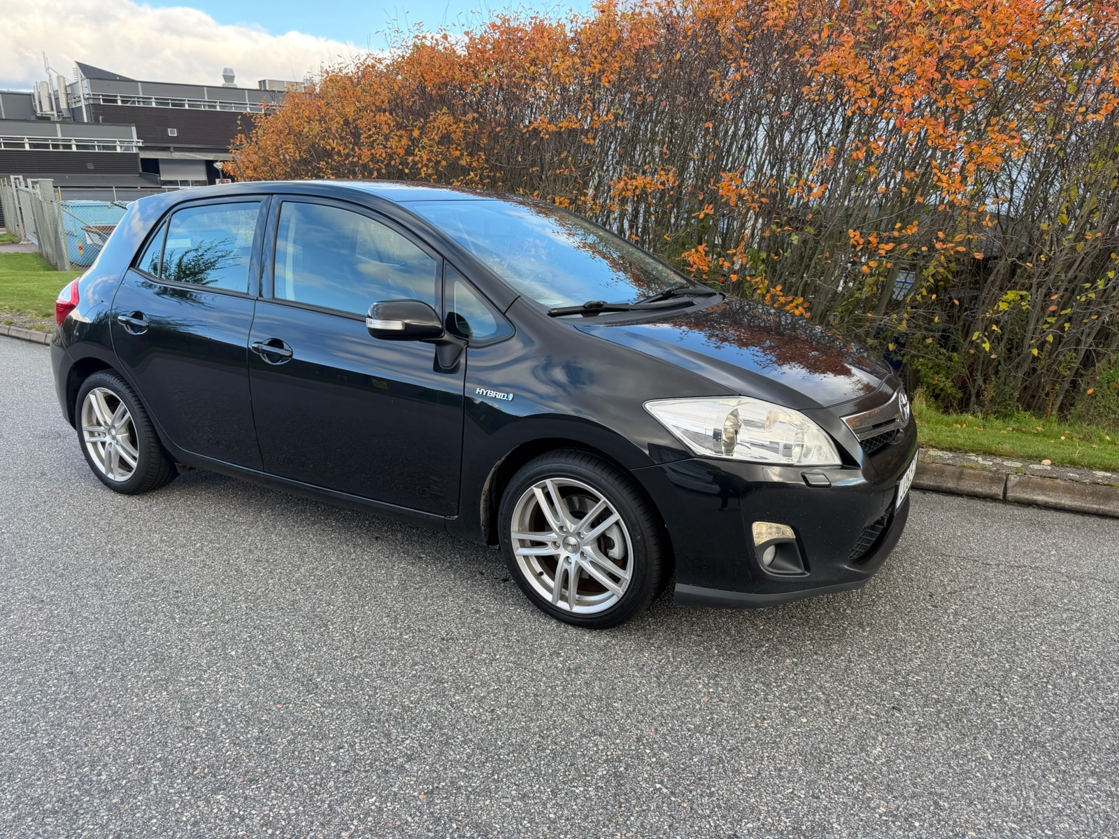 Toyota Auris 1.8 Hybrid 2010, bild 4/10