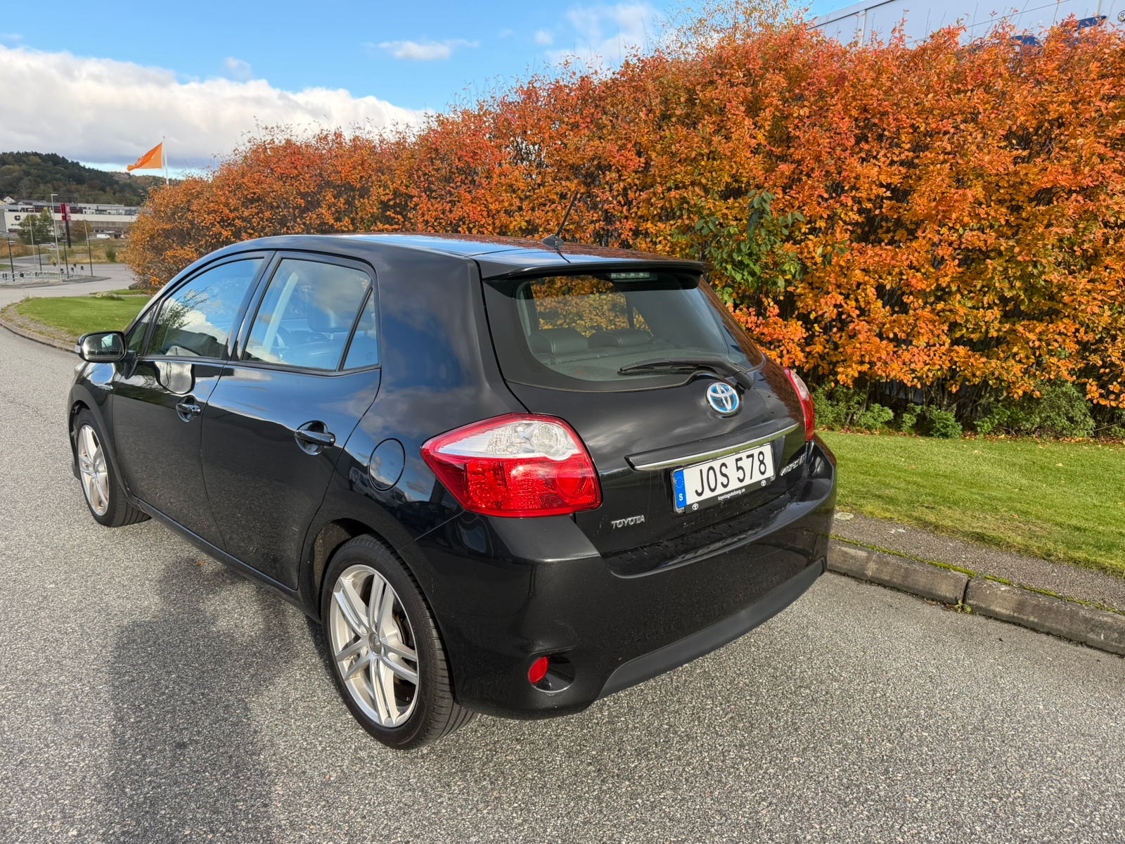 Toyota Auris 1.8 Hybrid 2010, bild 2/10