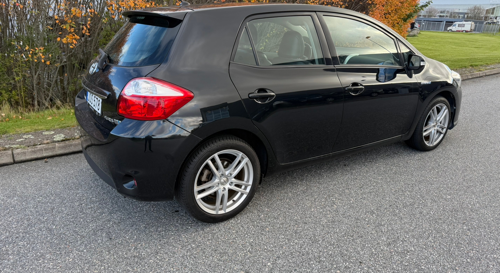 Toyota Auris 1.8 Hybrid 2010, bild 3/10