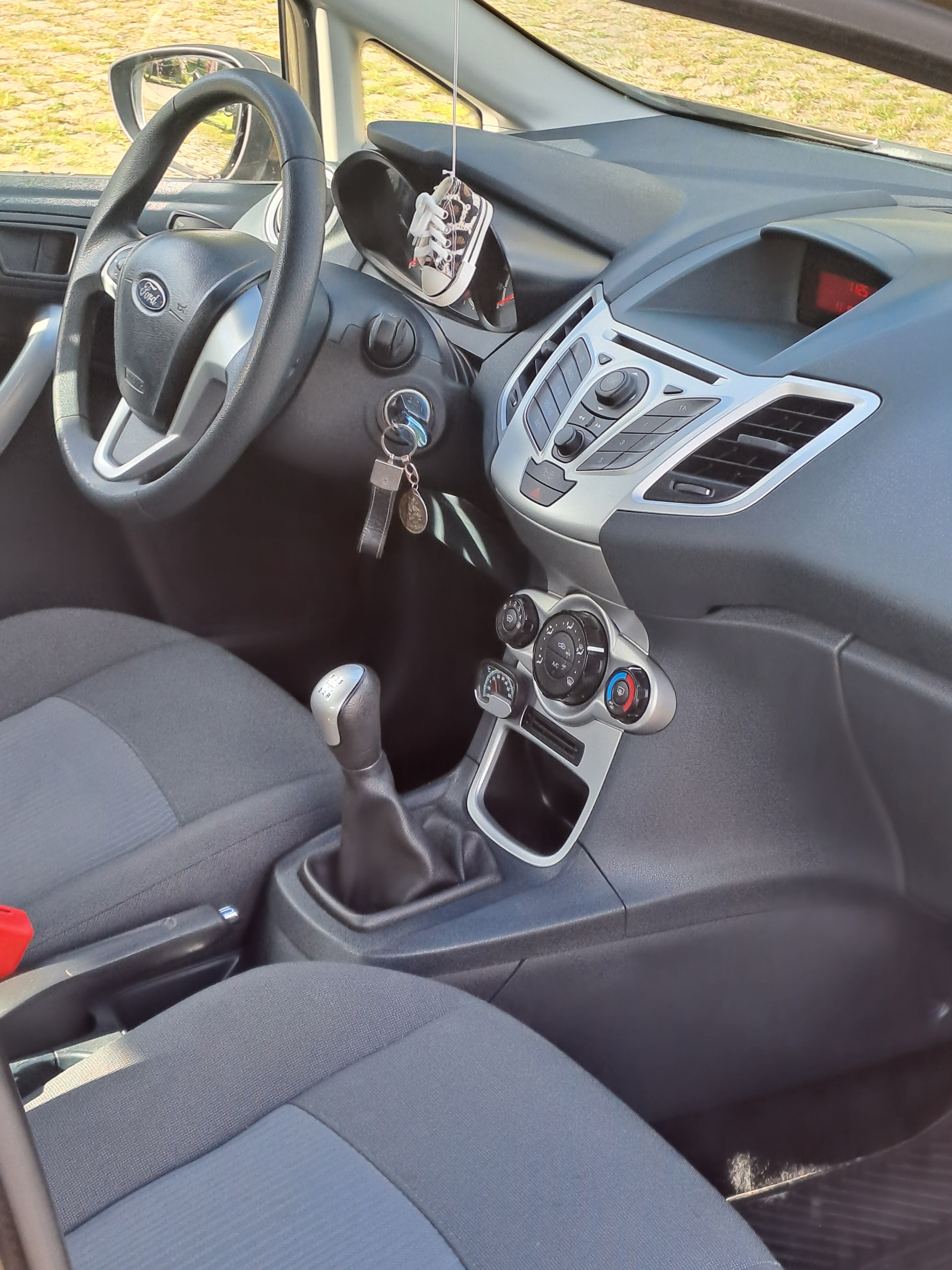 Ford Fiesta 1.4 TDCi 2012, bild 6/10