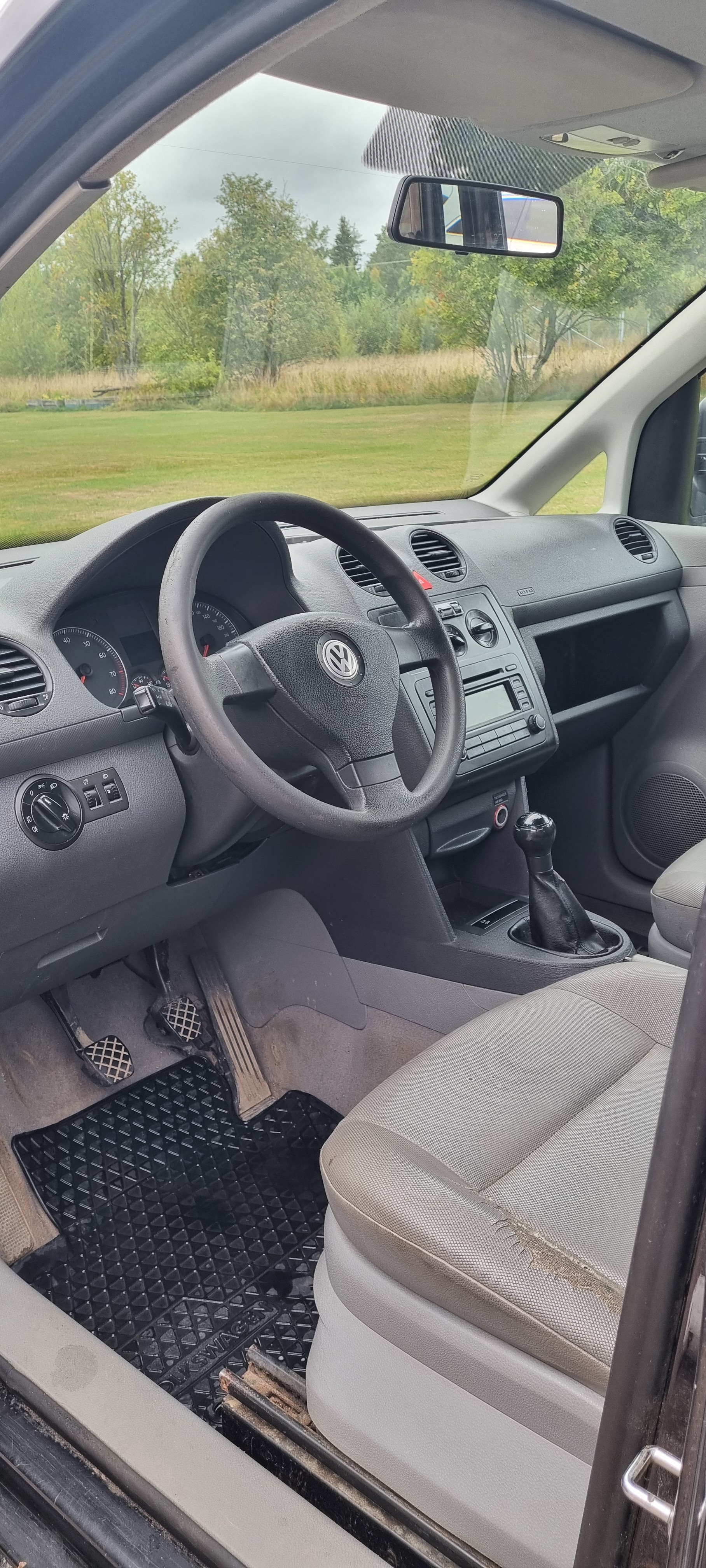 Volkswagen Caddy Kombi 1.6 Manuell 2007, bild 4/6