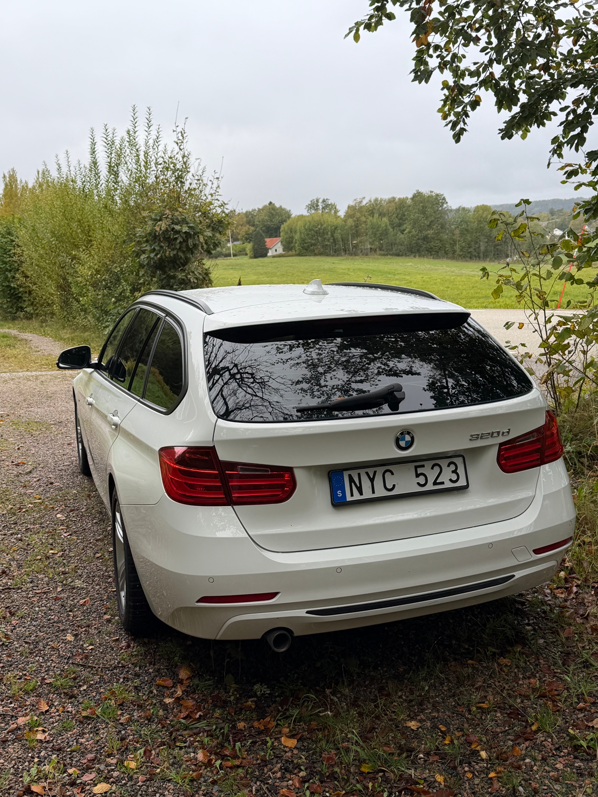BMW 320d 2014, bild 3/5