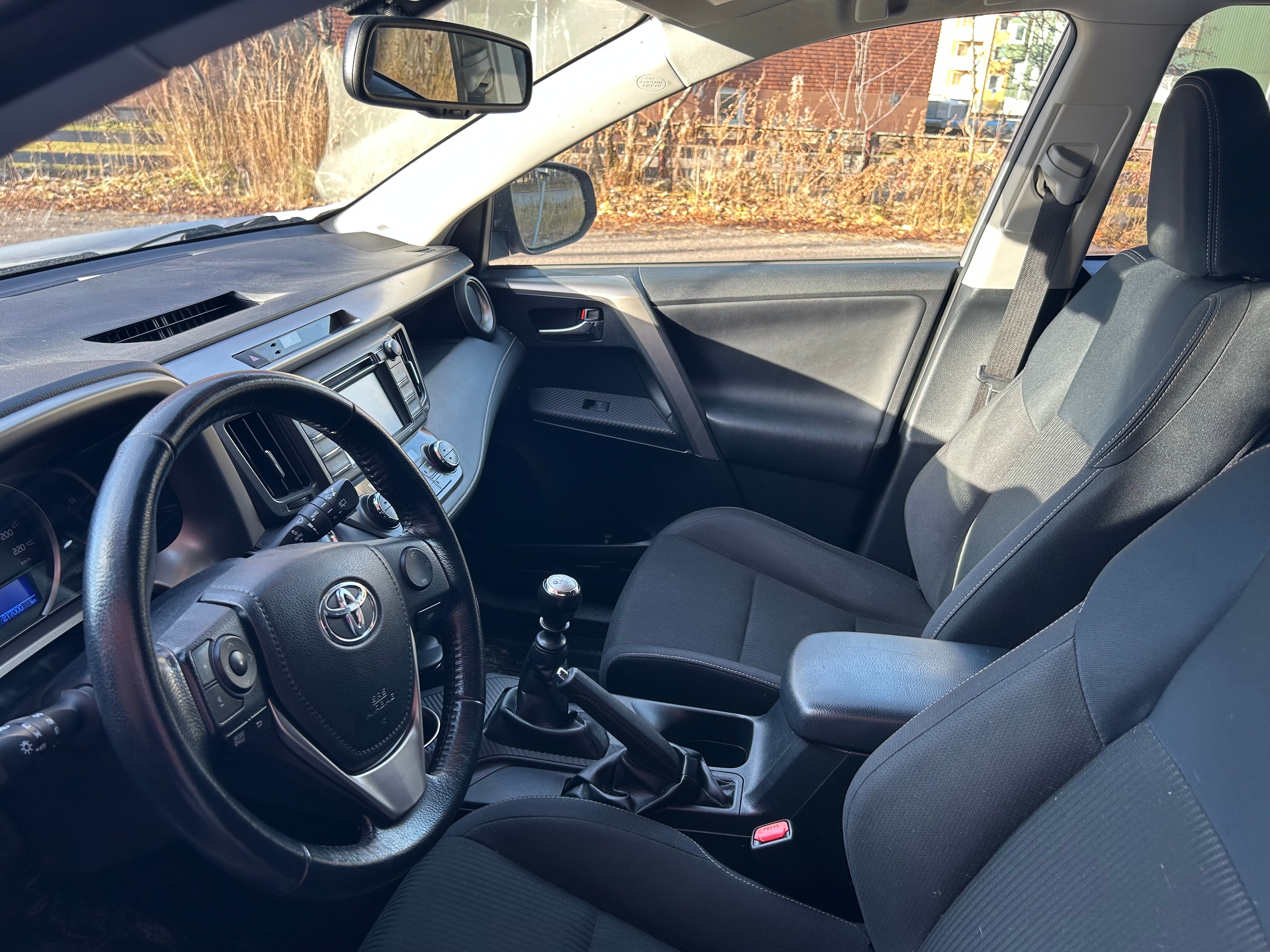 Toyota RAV4 2.0 D-4D 2015, bild 3/6