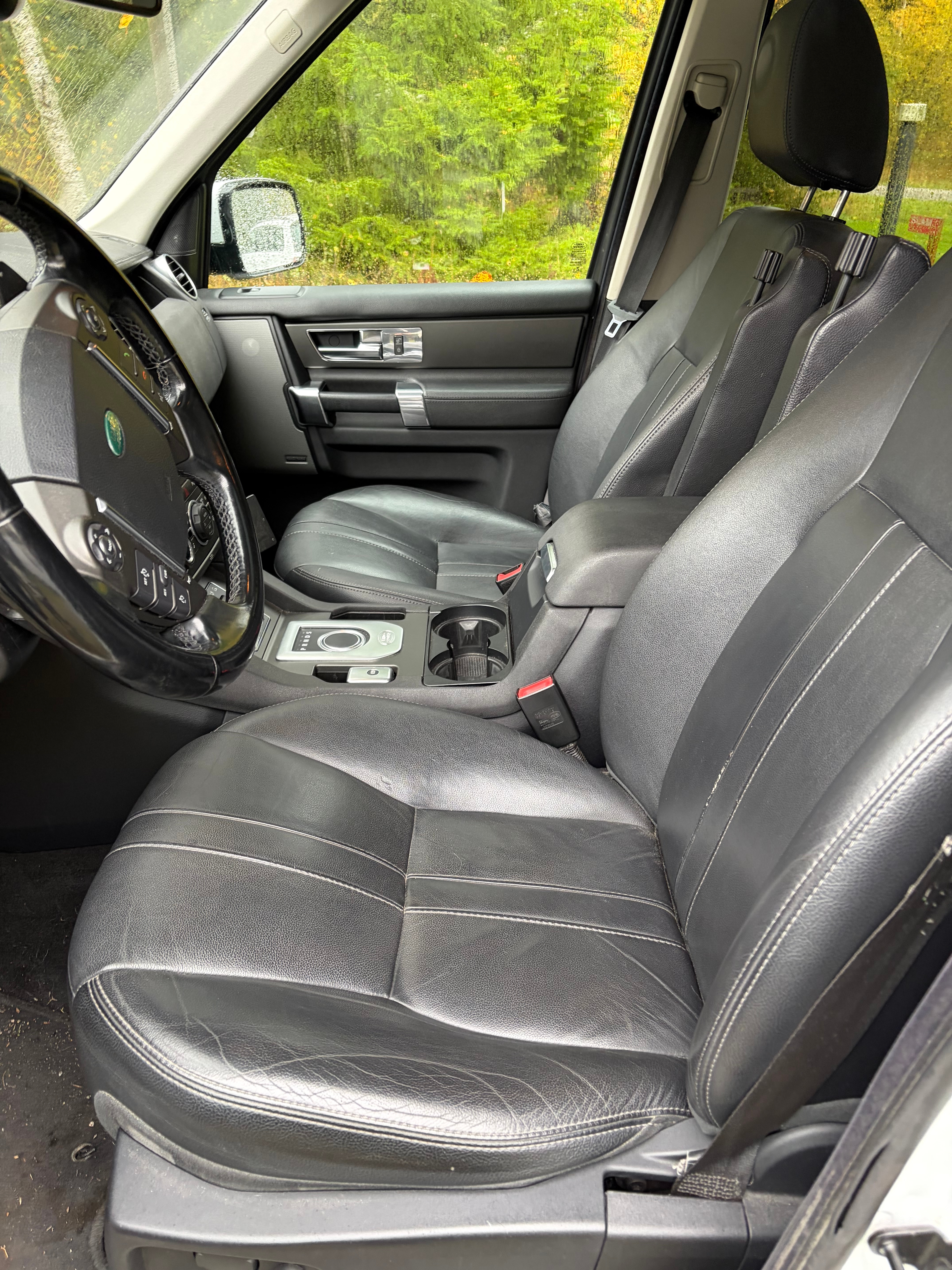 Land Rover Discovery 3.0 SdV6 2013, bild 2/7