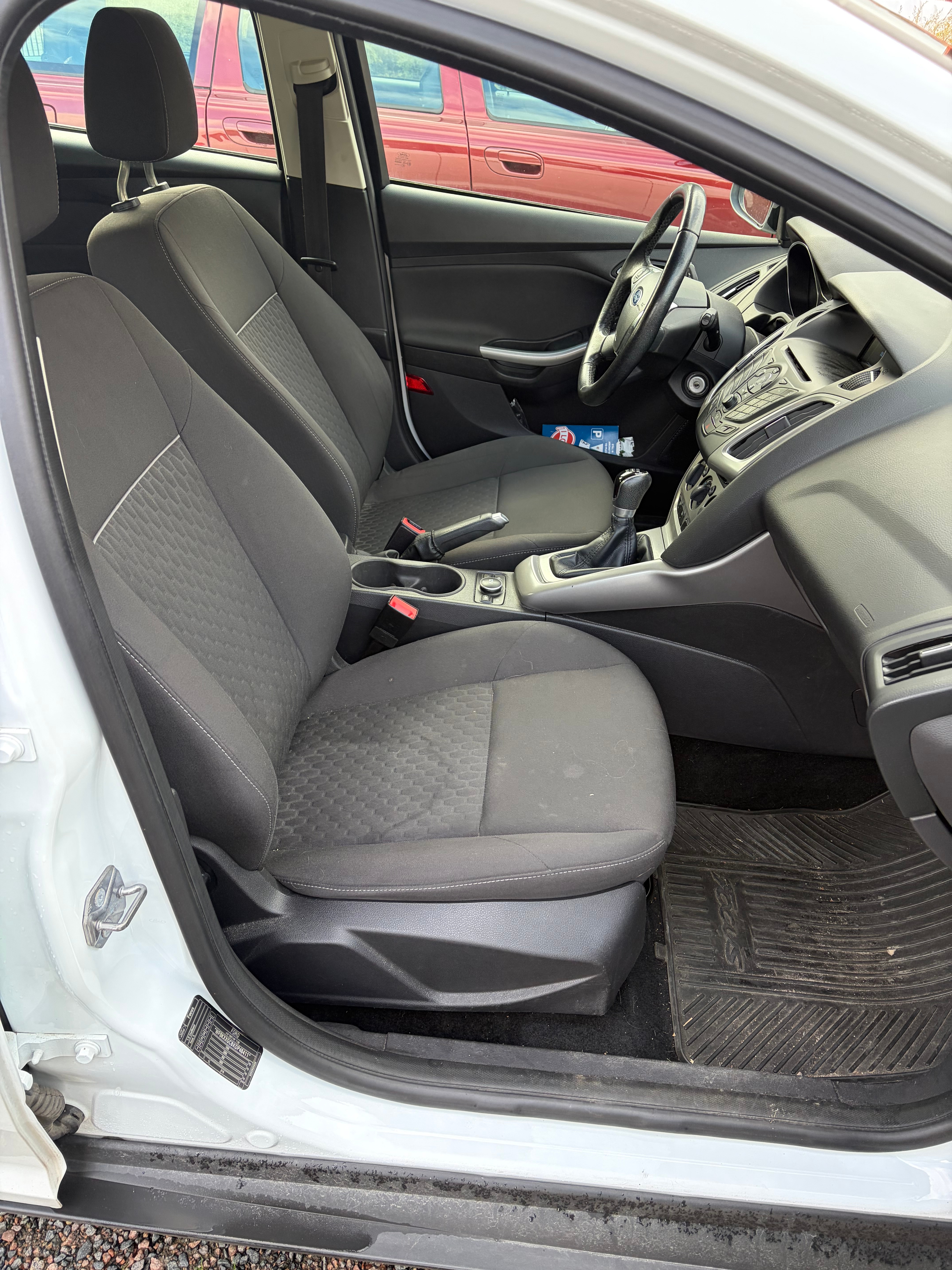 Ford Focus 1.0 EcoBoost 2013, bild 4/5