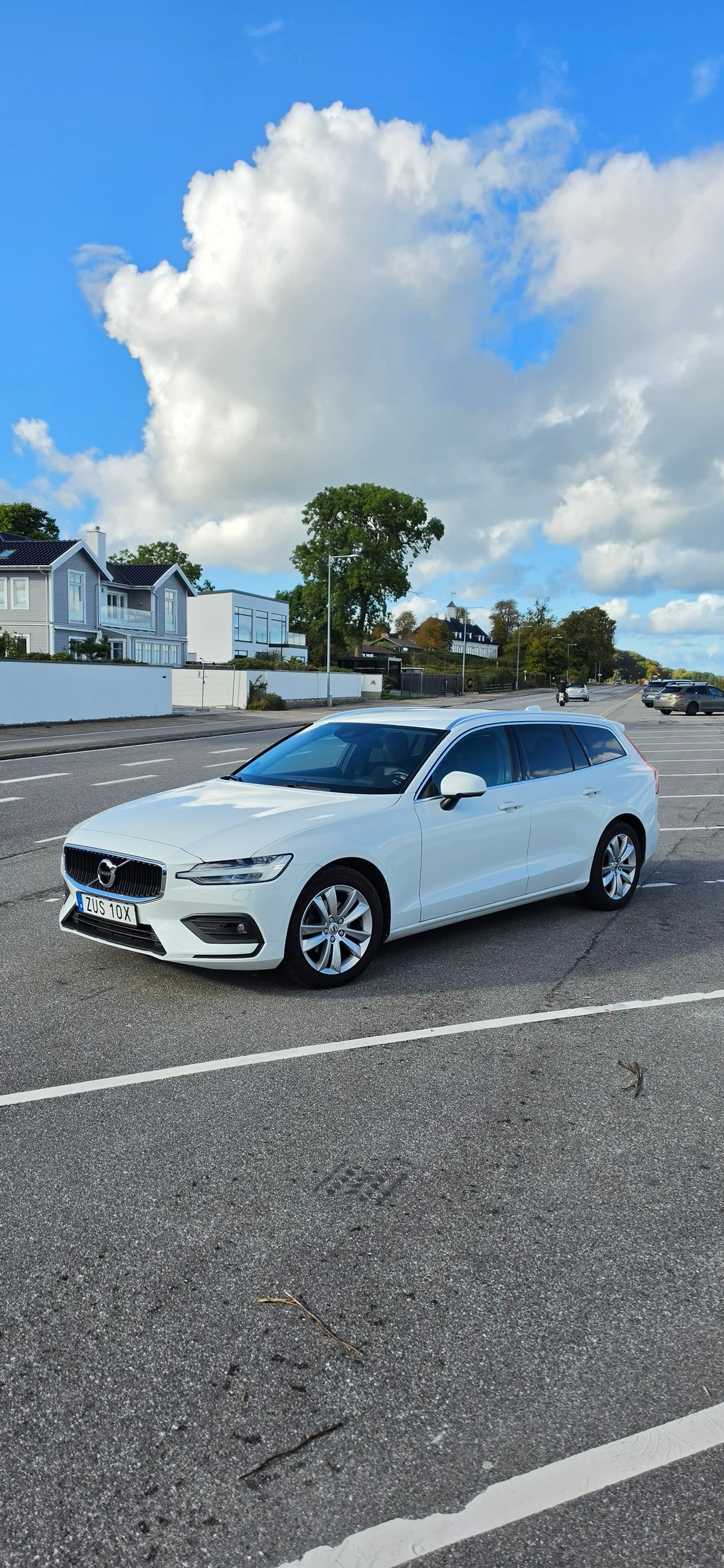 Volvo V60 D4 Momentum 2020, bild 2/10