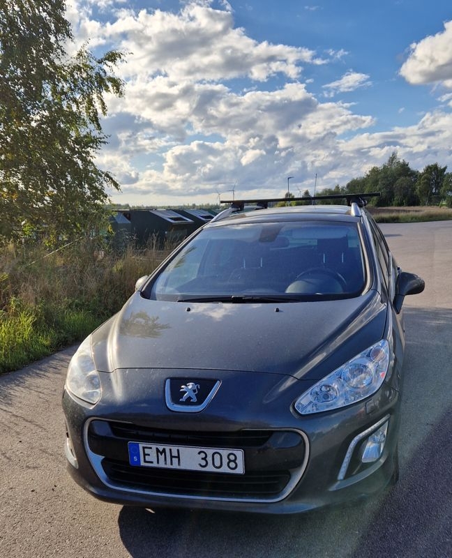 Peugeot 308 SW 1.6 e-HDi Manuell 2013, bild 2/4