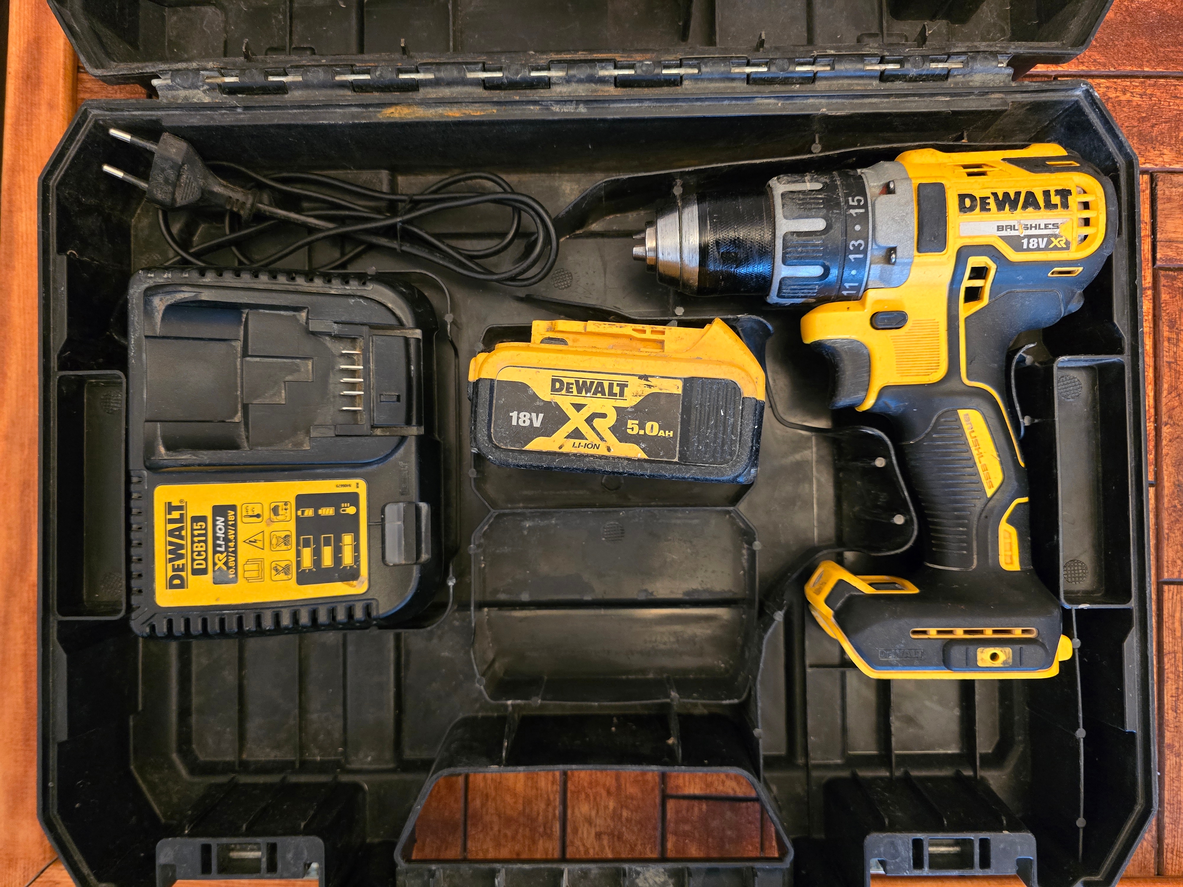 DeWalt borrskruvdragare 18V med batteri