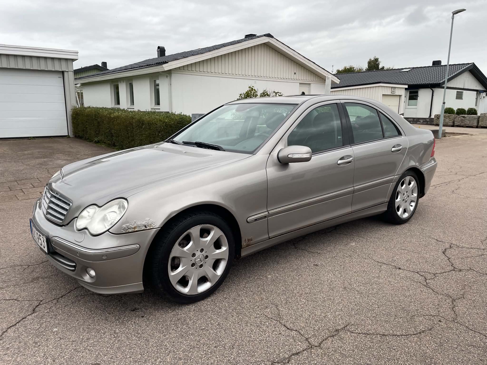 Mercedes-Benz C 350 2006, kuva 2/7