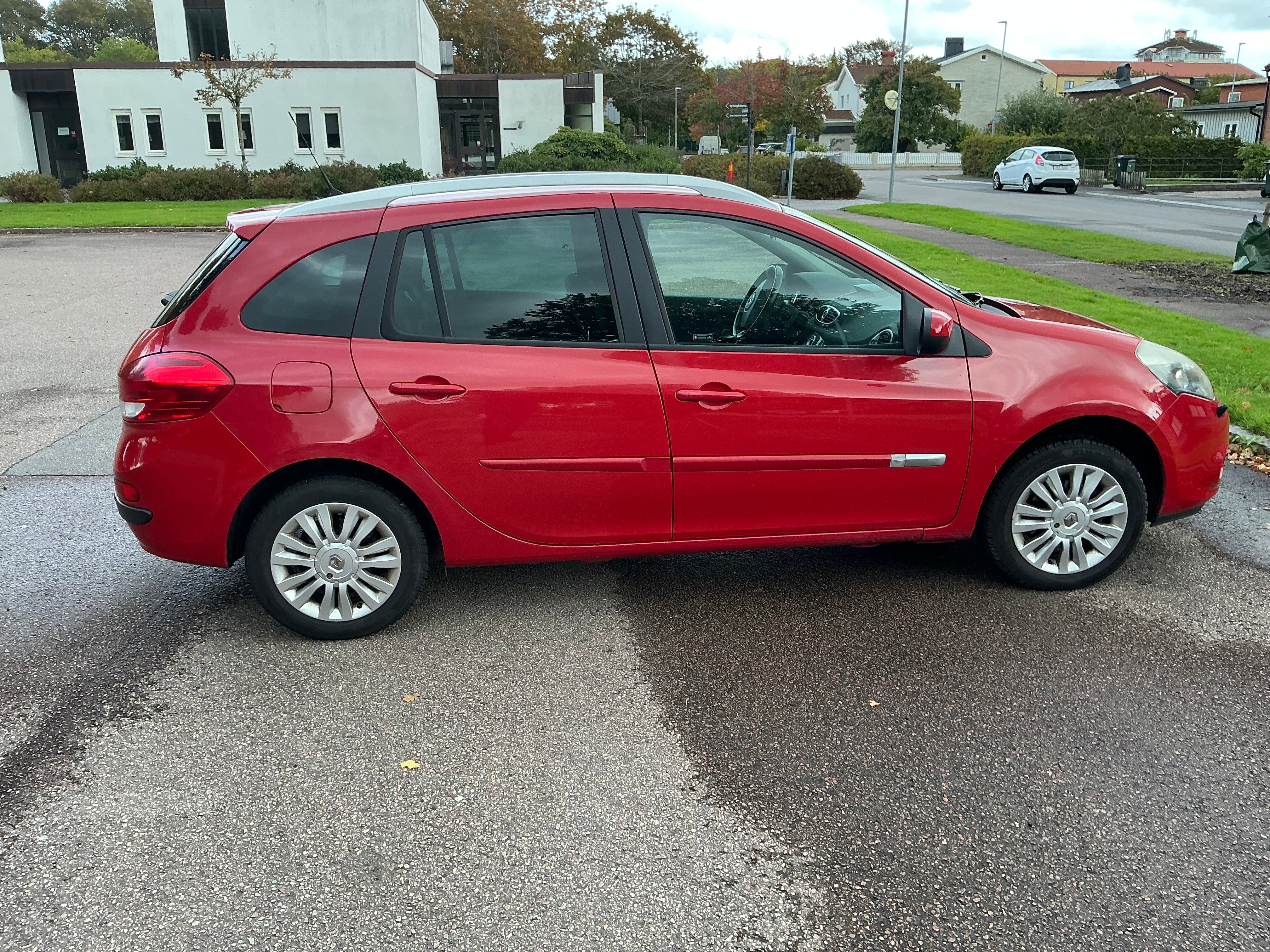 Renault Clio 1.2 16V 75 2012, bild 2/6