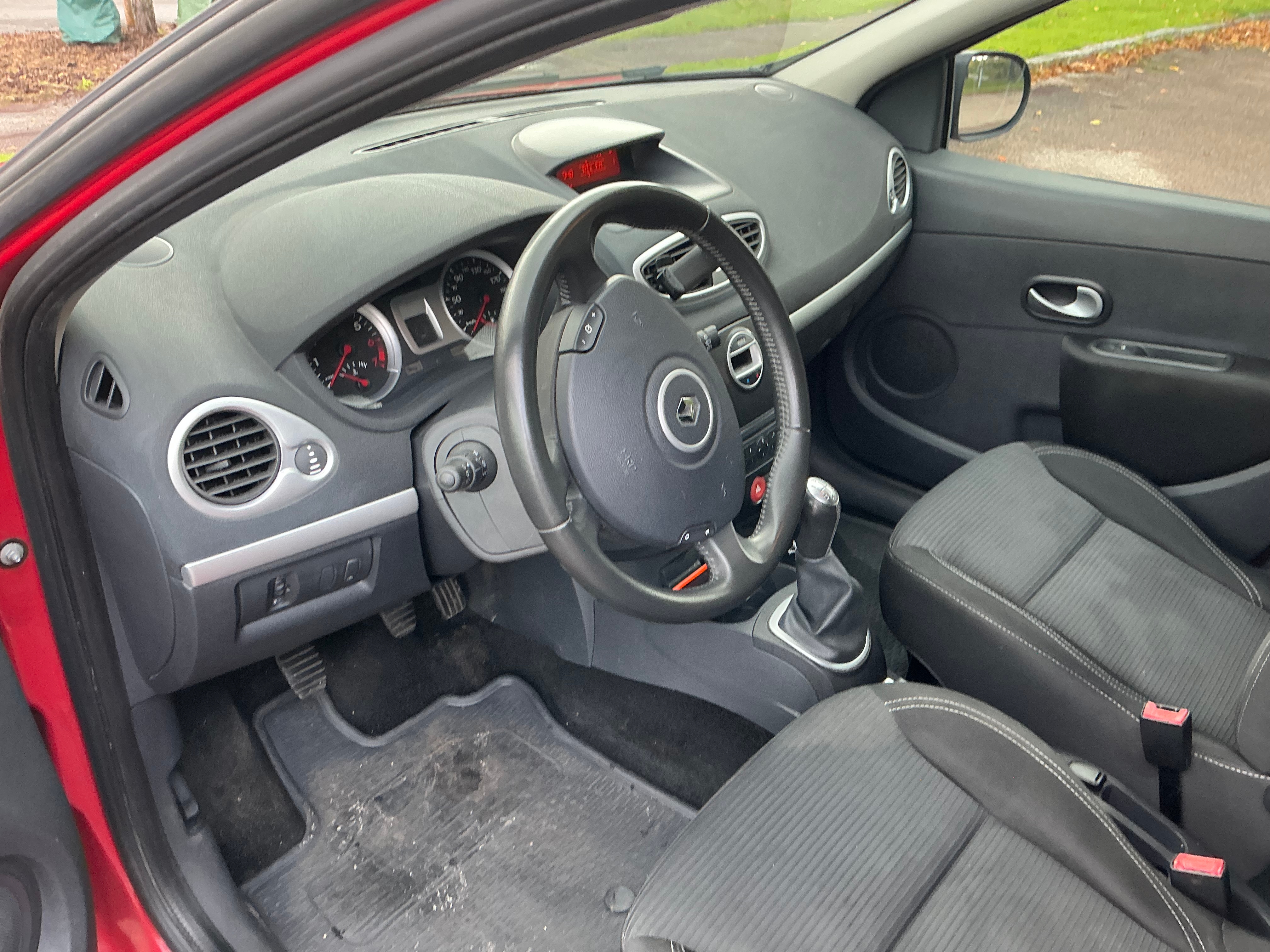 Renault Clio 1.2 16V 75 2012, bild 5/6
