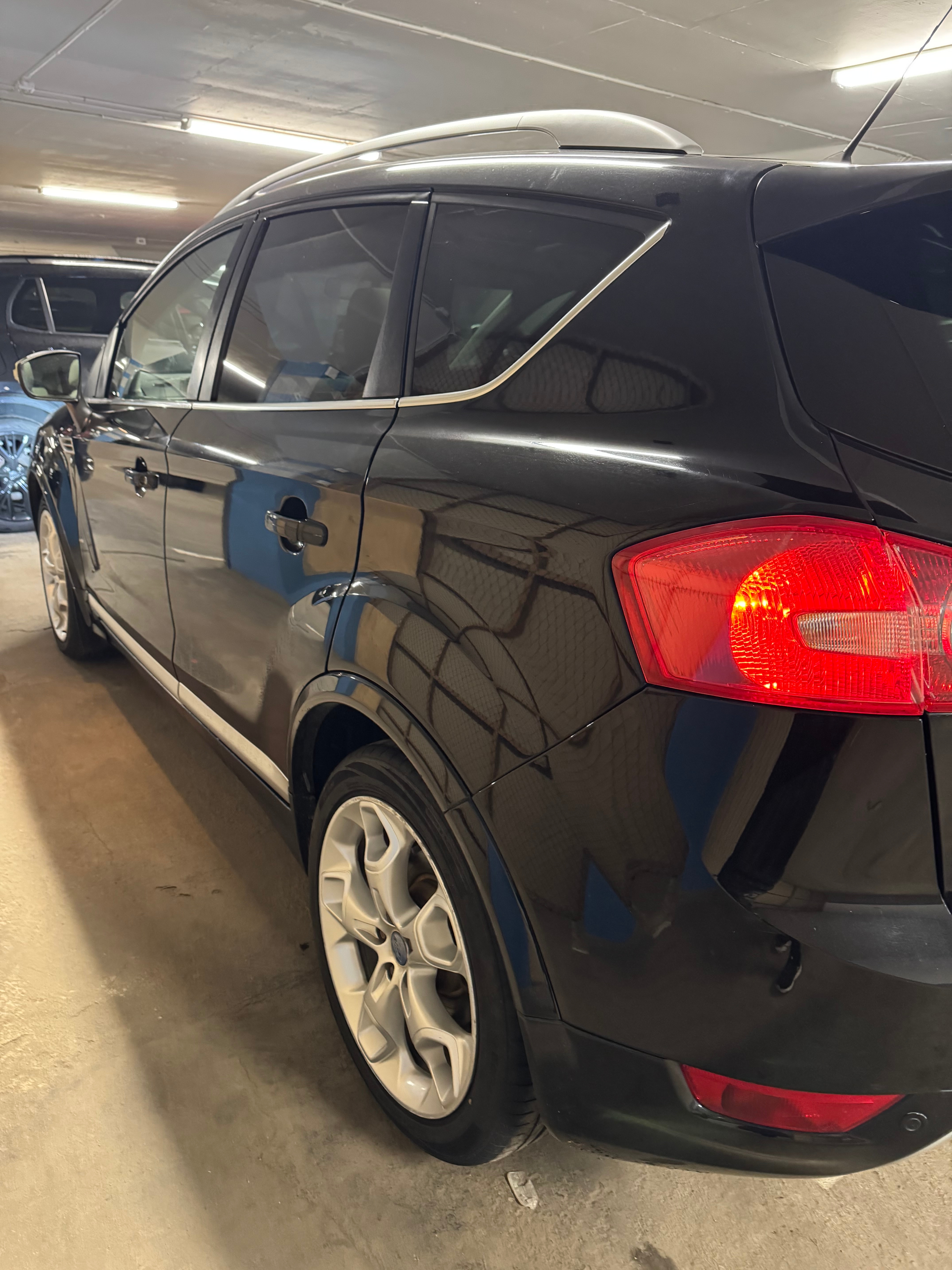 Ford Kuga 2.0 TDCi DPF 2011, bild 3/7