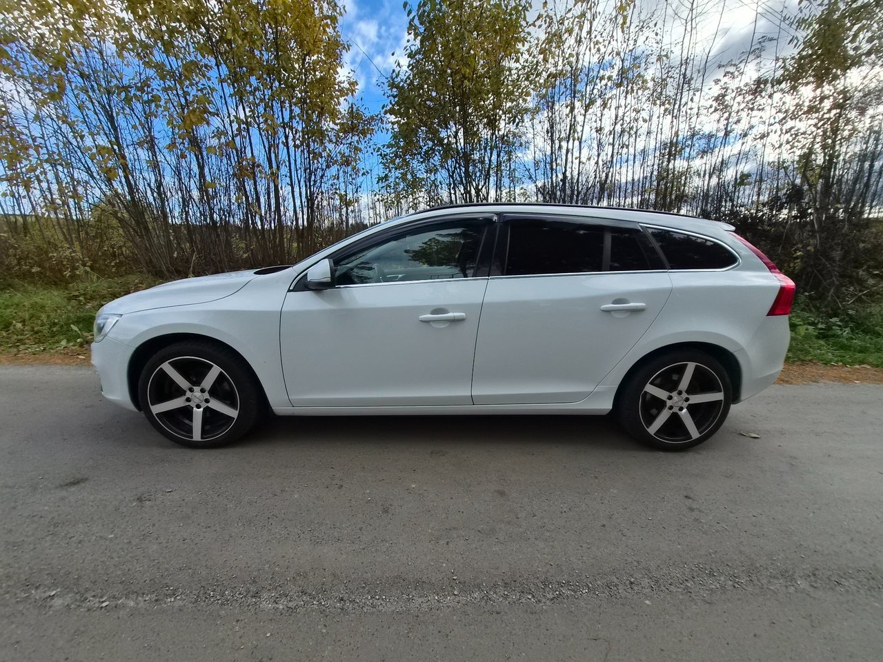 Volvo V60 D3 Momentum Business Edition 2016, bild 4/10