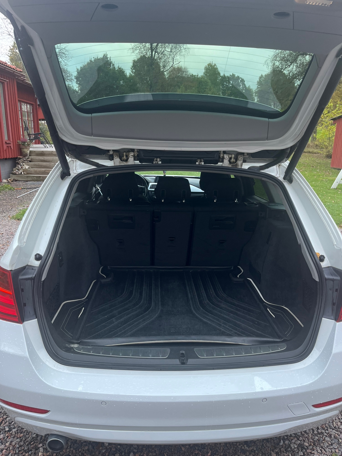 BMW 320d 2013, bild 6/7