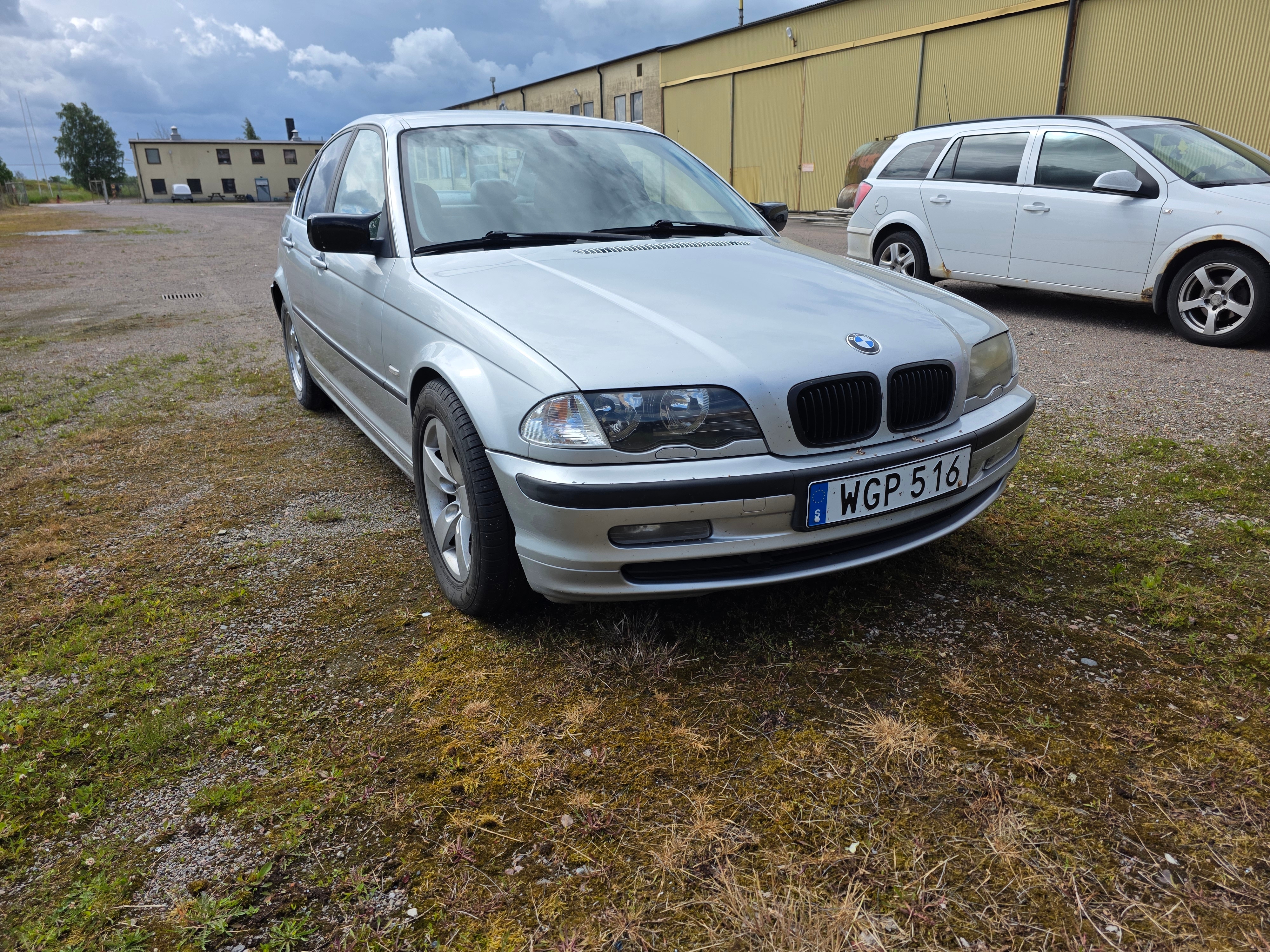 BMW 320i