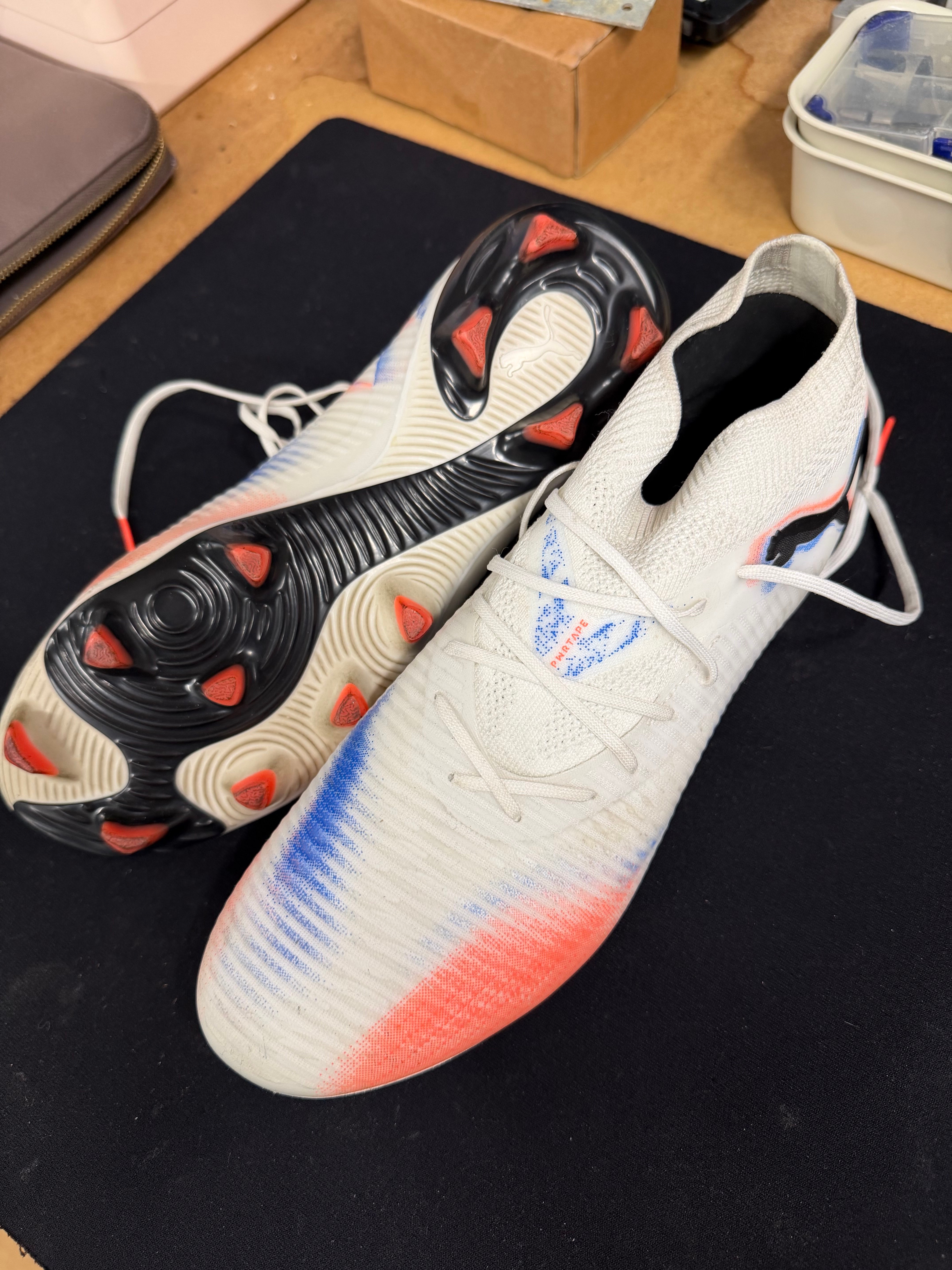 Puma fotbollsskor stl 41
