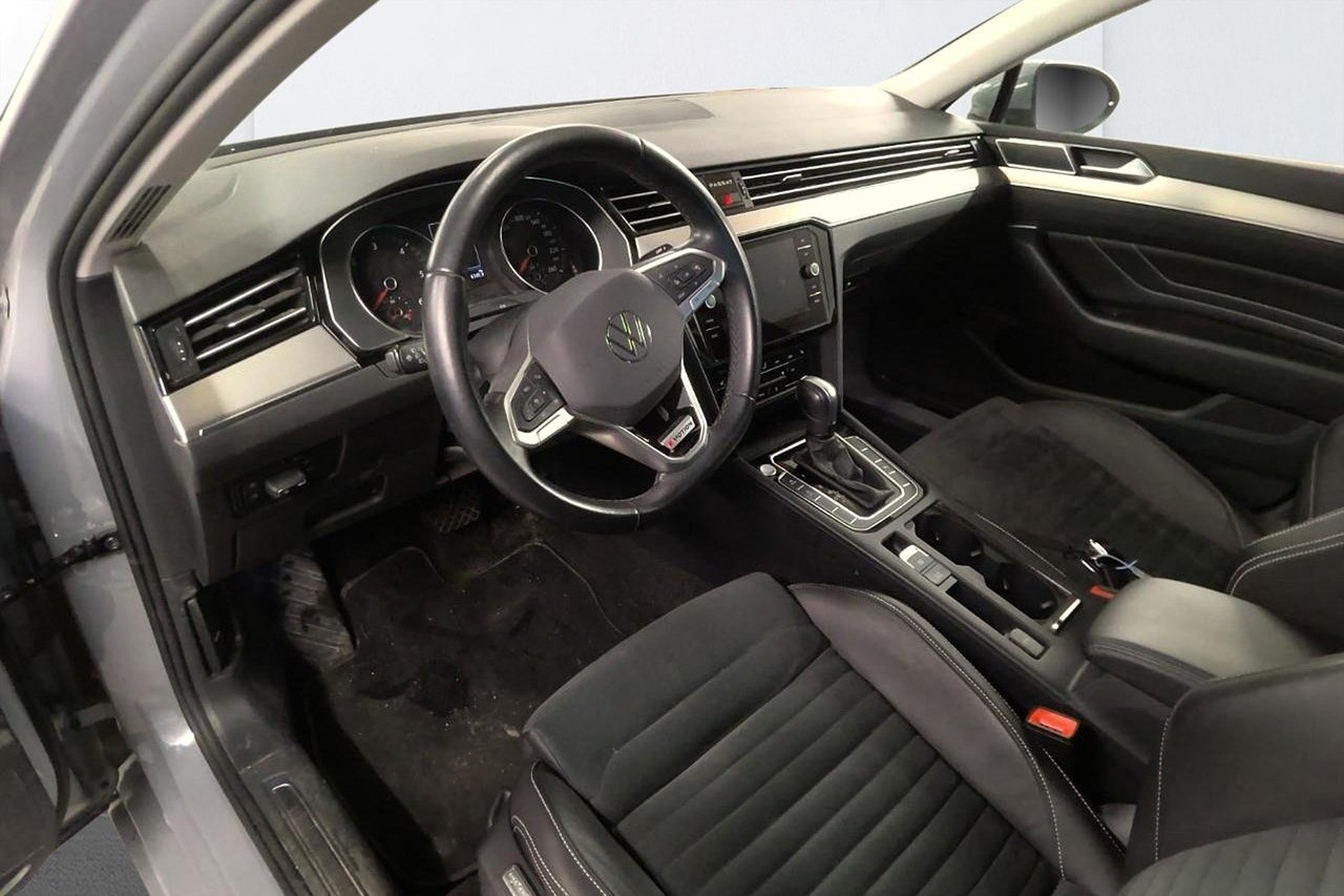 Volkswagen Passat 2.0 TDI SCR 2023, bild 7/8