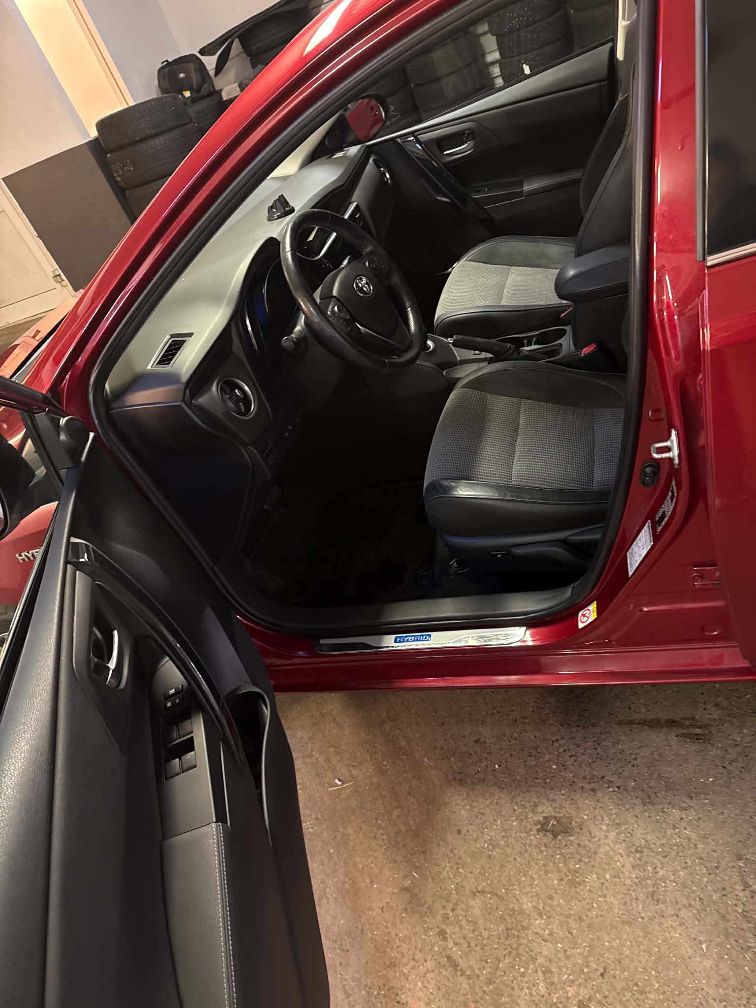 Toyota Auris Hybrid e-CVT 2018, bild 6/9