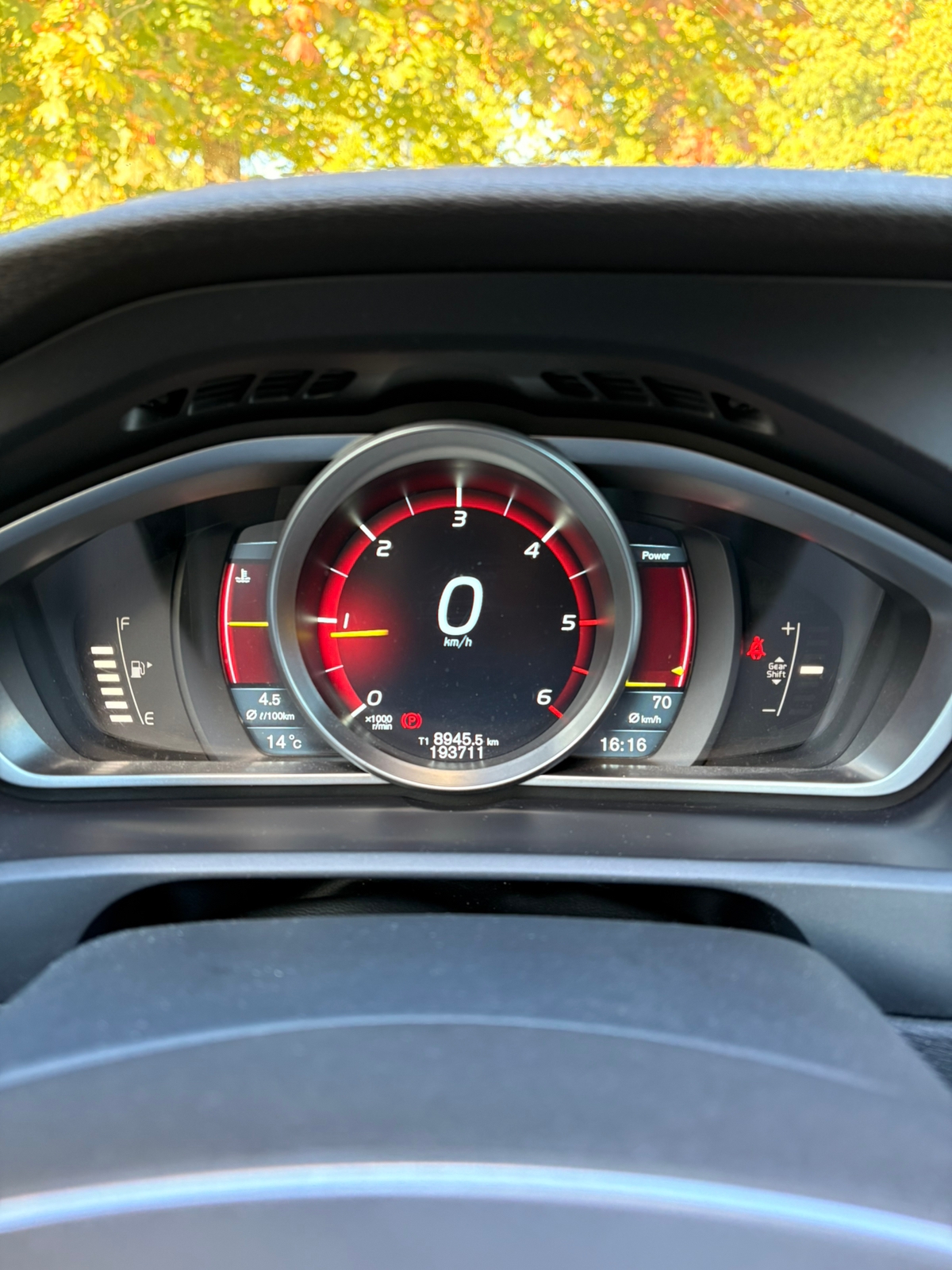 Volvo V40 D2 Momentum 2014, bild 8/8