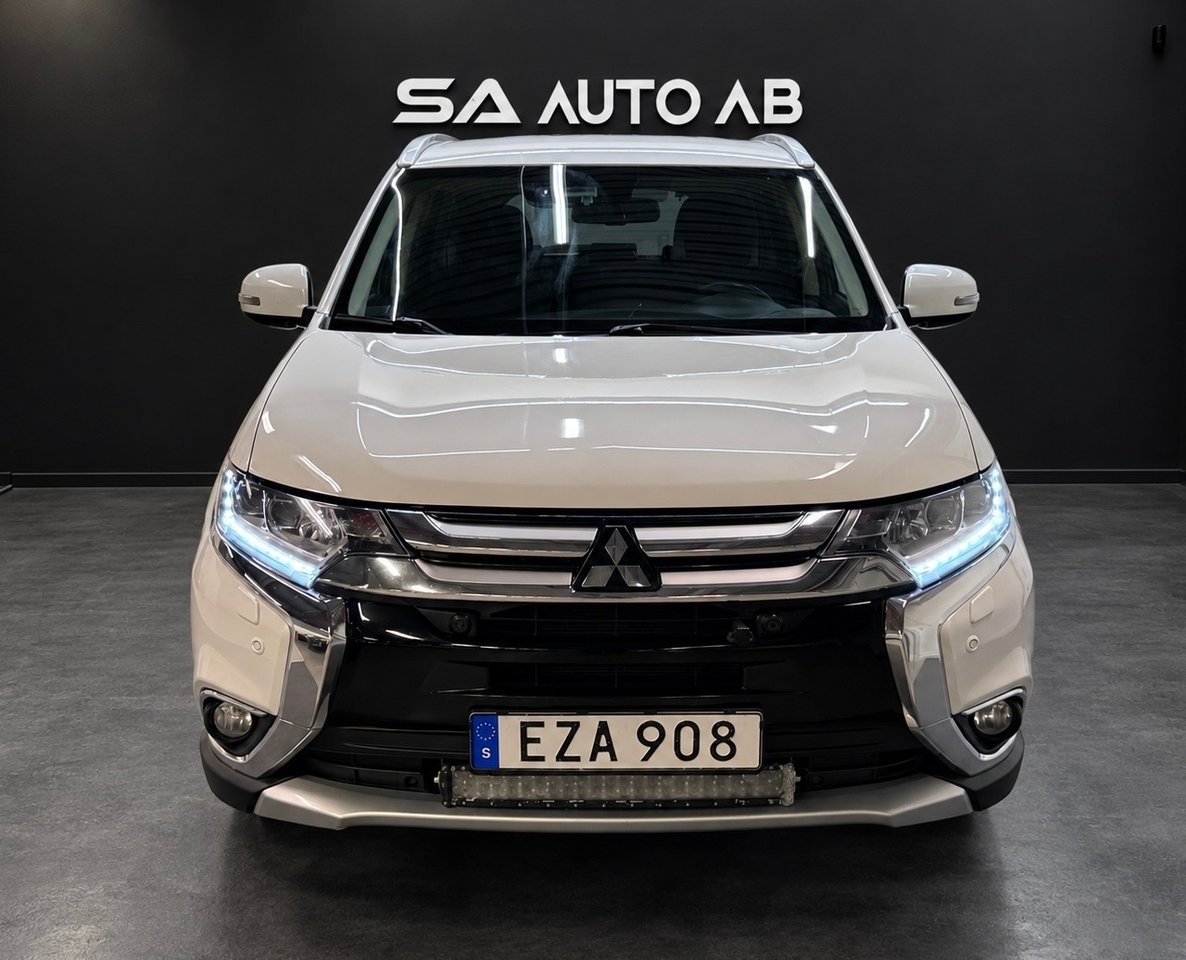 Mitsubishi Outlander 2.2 DI-D Comfort 2017, photo 4/10