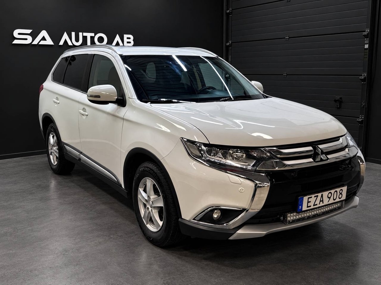Mitsubishi Outlander 2.2 DI-D Comfort 2017, photo 2/10