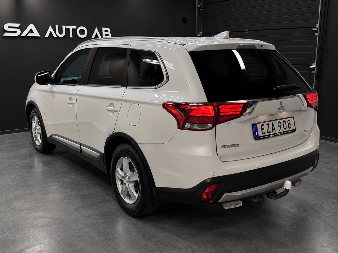 Mitsubishi Outlander 2.2 DI-D Comfort 2017, photo 6/10