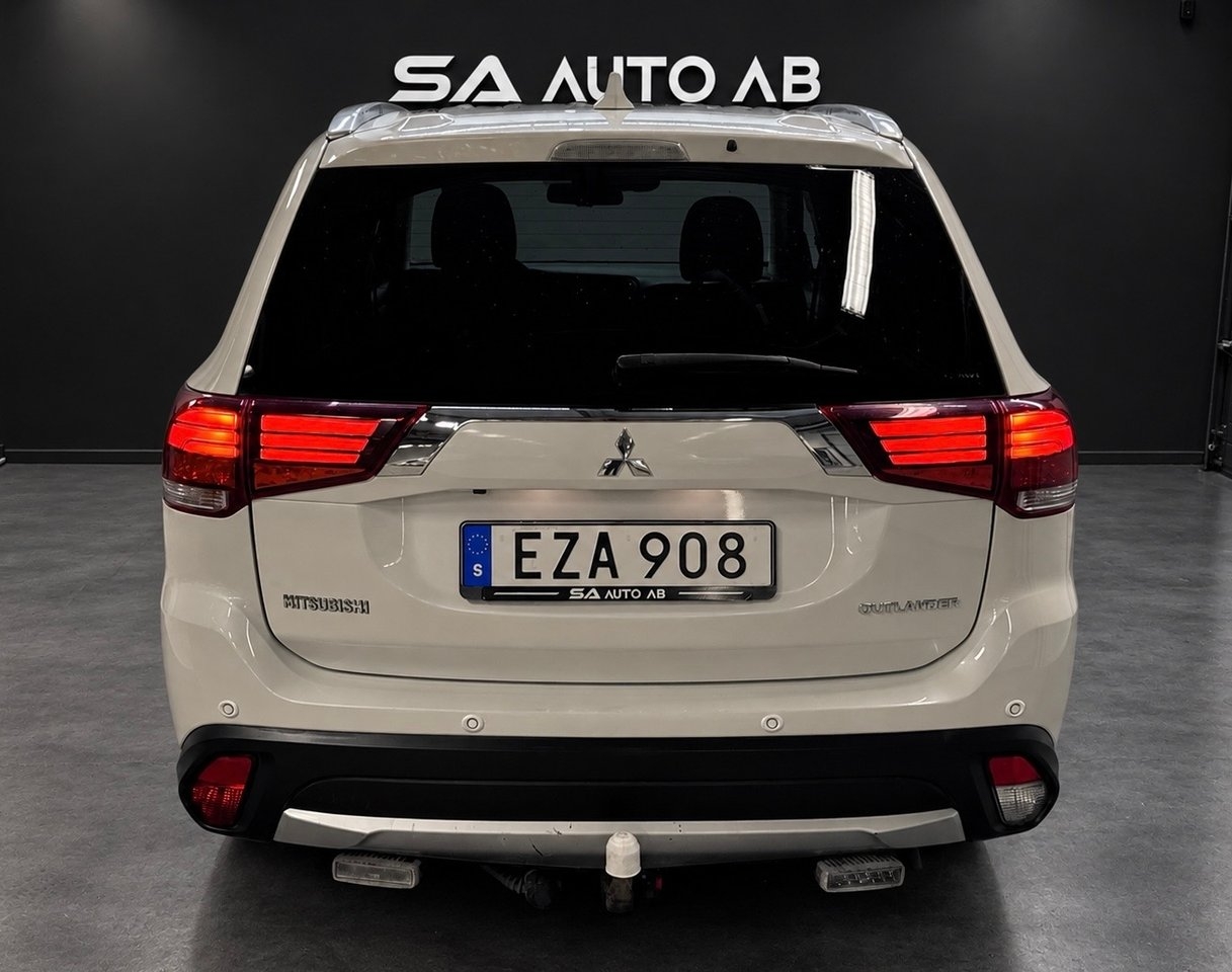 Mitsubishi Outlander 2.2 DI-D Comfort 2017, photo 7/10