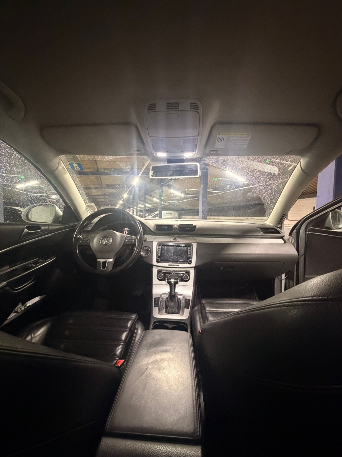 Volkswagen Passat 2.0 TDI DPF R-Line 2010, kuva 9/10
