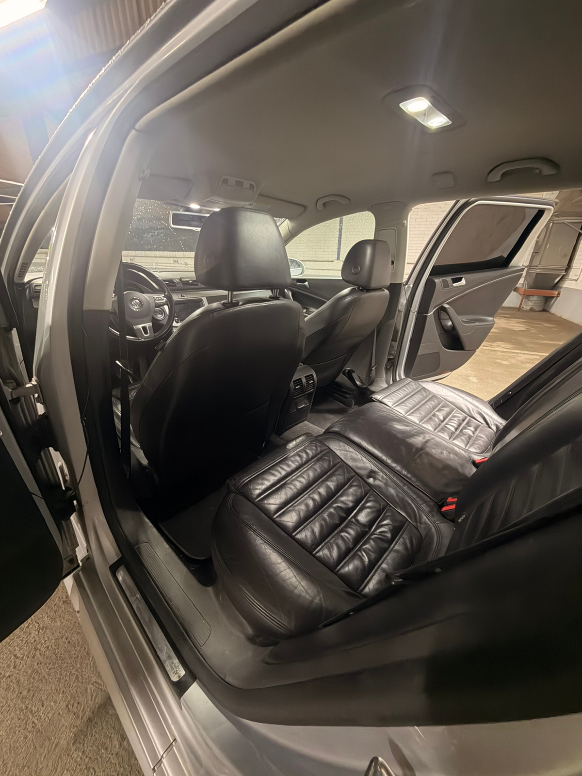 Volkswagen Passat 2.0 TDI DPF R-Line 2010, bild 7/10