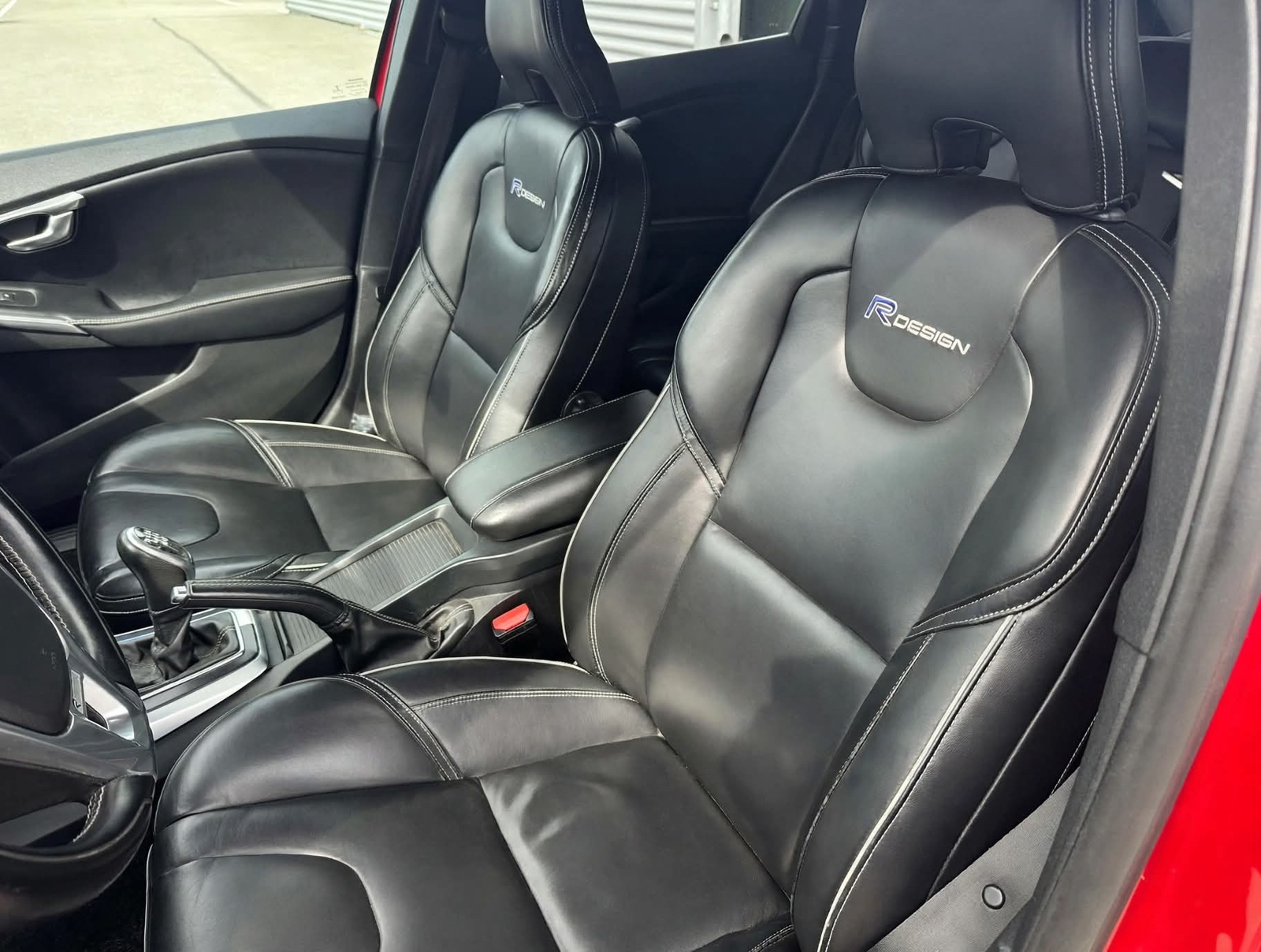 Volvo V40 D2 R Design 2014, kuva 4/5