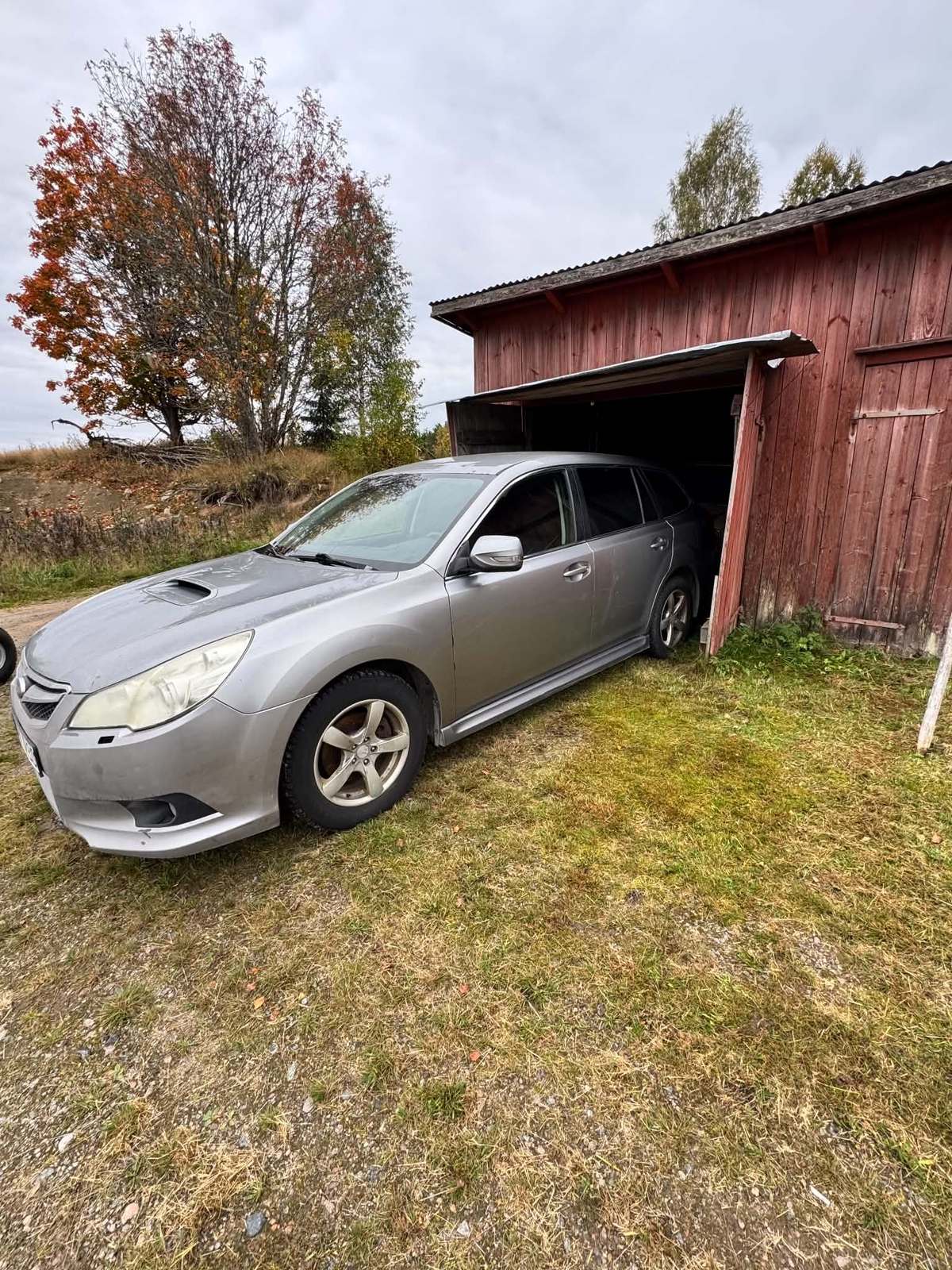 Subaru Legacy 2.0D 2010, bild 2/4