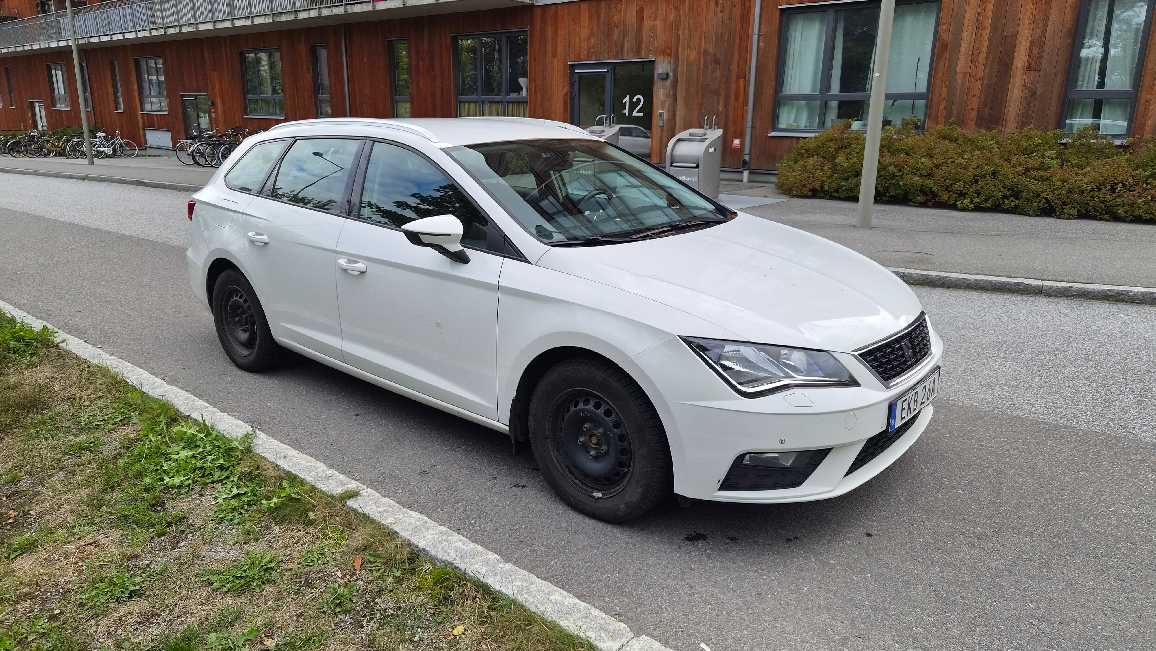 Seat Leon 1.5 TGI 2020, bild 2/10