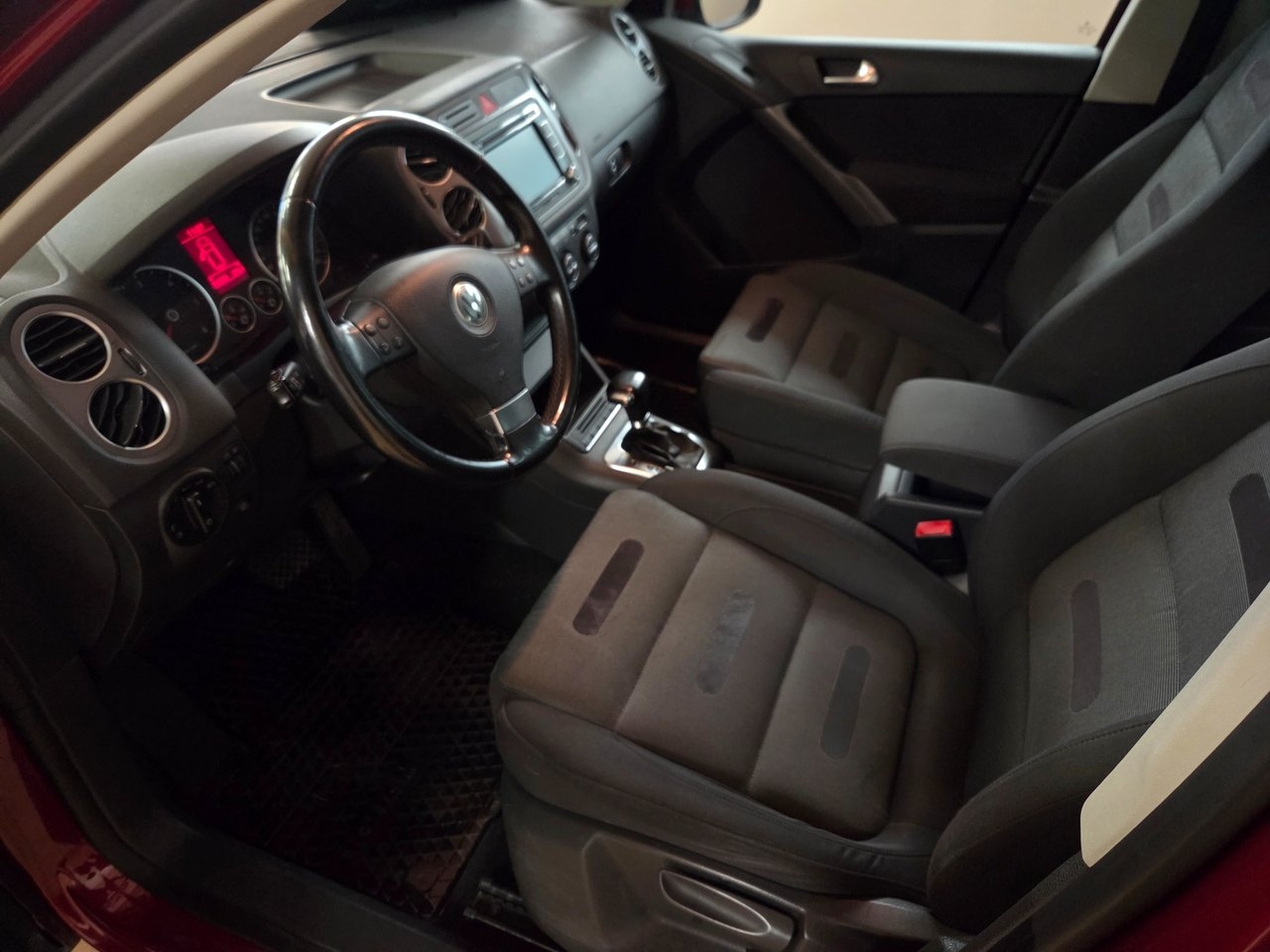 Volkswagen Tiguan 2.0 TDI Sport & Style 2009, bild 7/10