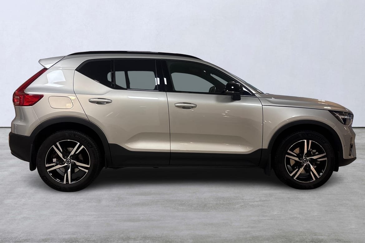 Volvo XC40 B3 Plus Dark 2025, bild 3/10
