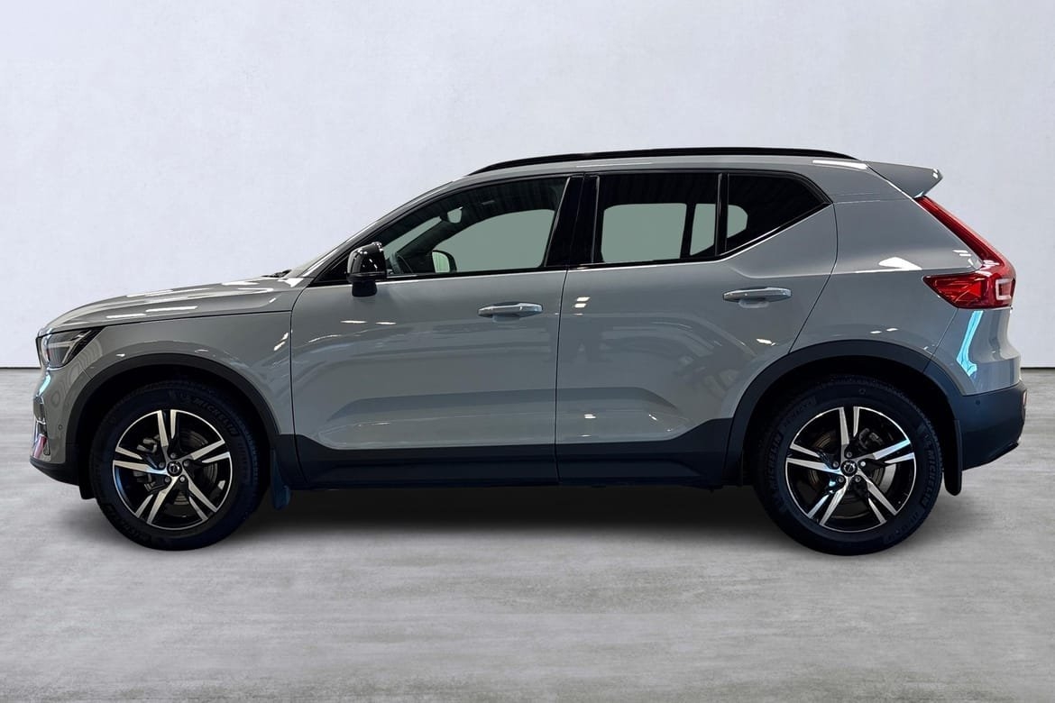 Volvo XC40 B3 Plus Dark 2025, bild 2/10