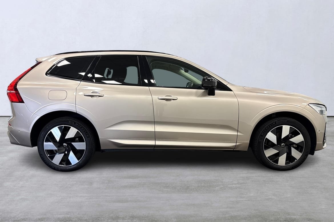 Volvo XC60 T6 Plus Dark 2025, bild 3/10
