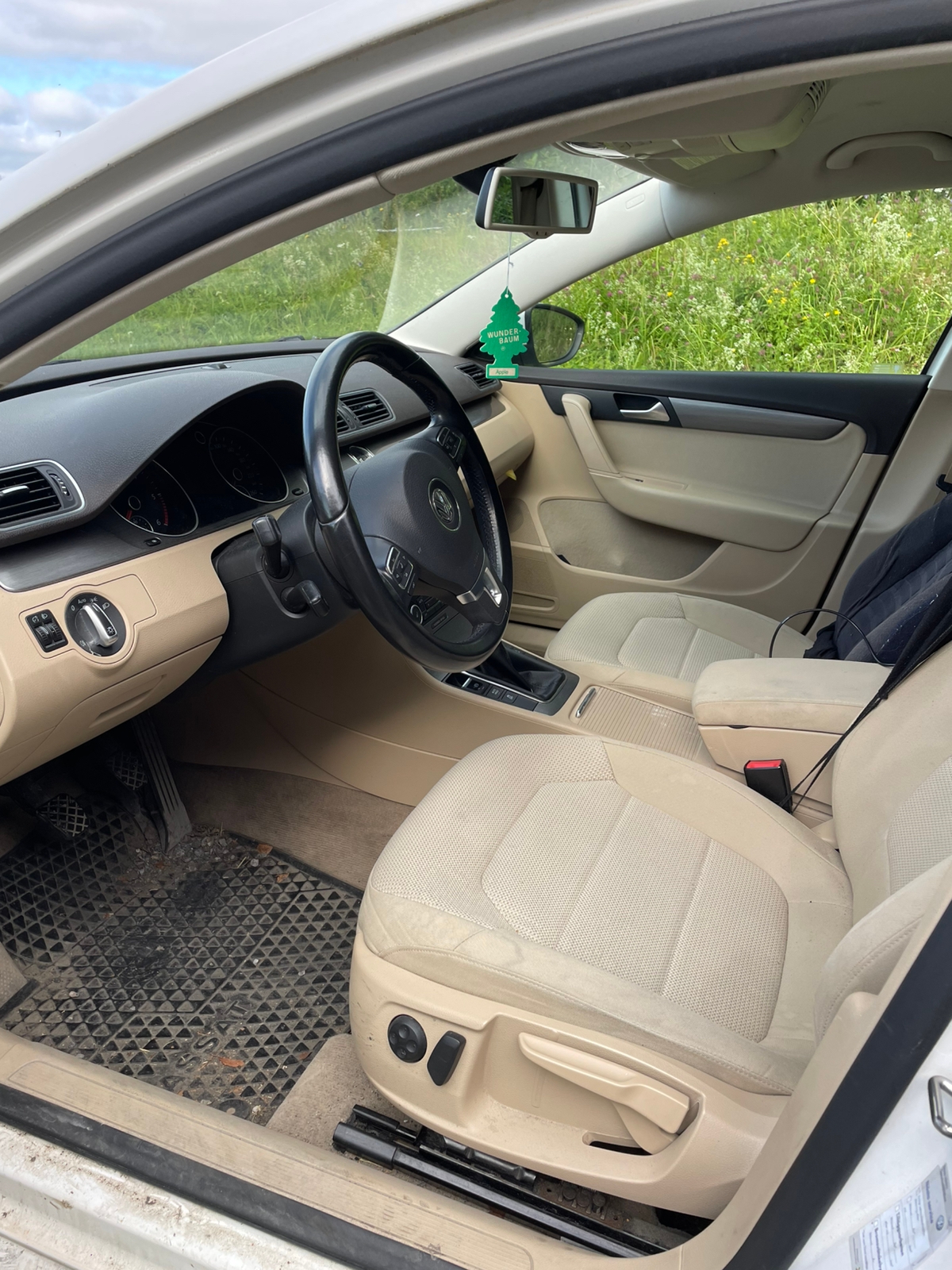 Volkswagen Passat 2011, bild 5/5