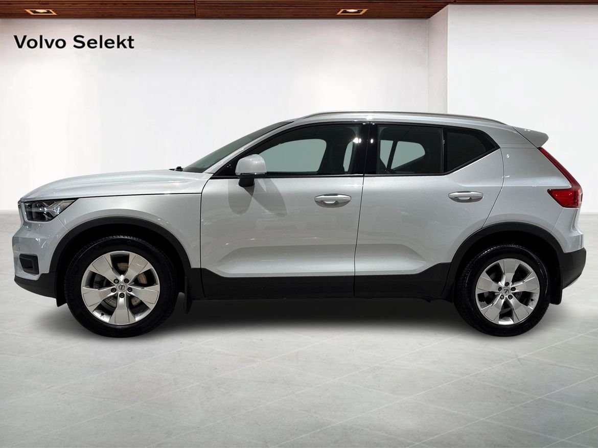 Volvo XC40 B4 2022, photo 3/17