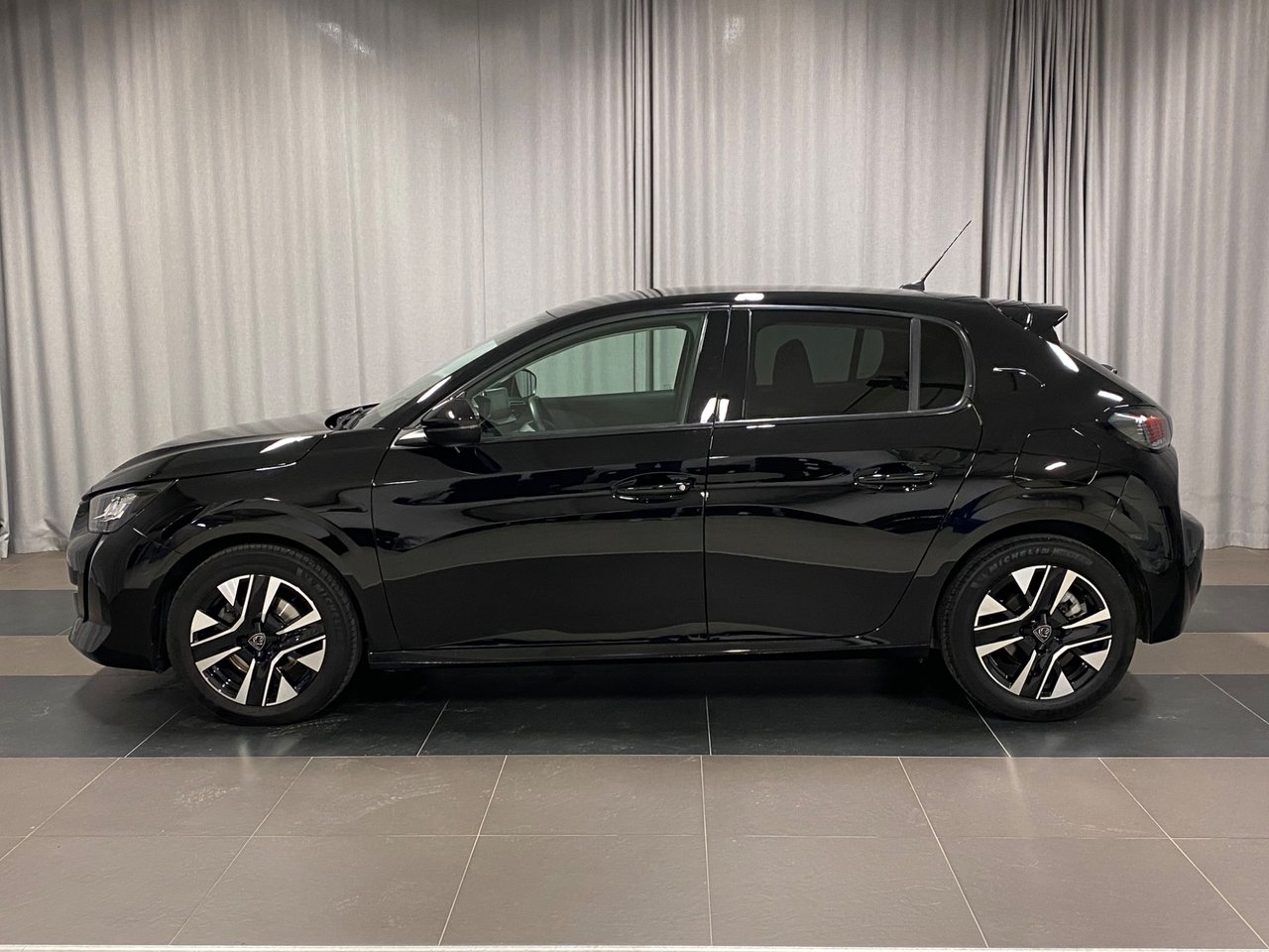 Peugeot 208 ALLURE PACK PT 100hk Manuell 2023, bild 2/10