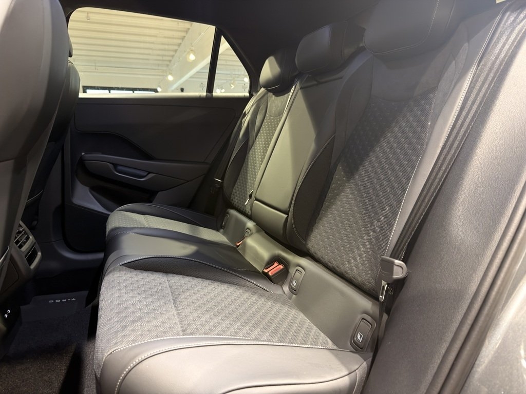 Volkswagen T-Roc 1.5 eTSI R-Line 2027, bild 9/10