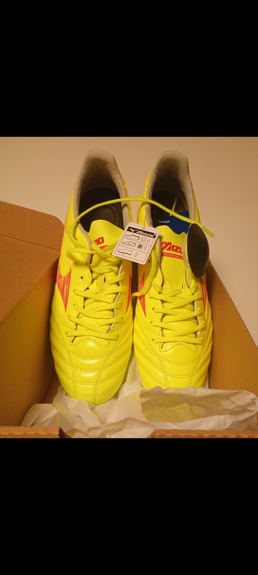 Mizuno fotbollsskor stl 44 gul