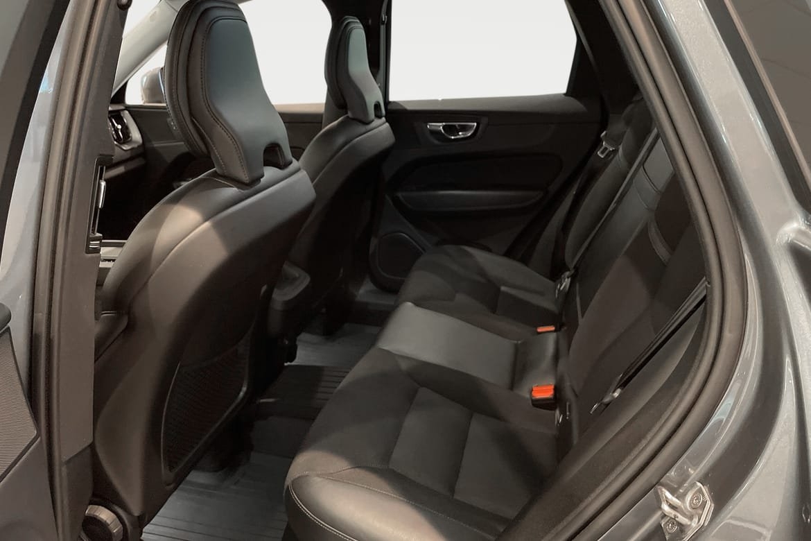 Volvo XC60 D4 Momentum Advanced Edition 2019, bild 7/10