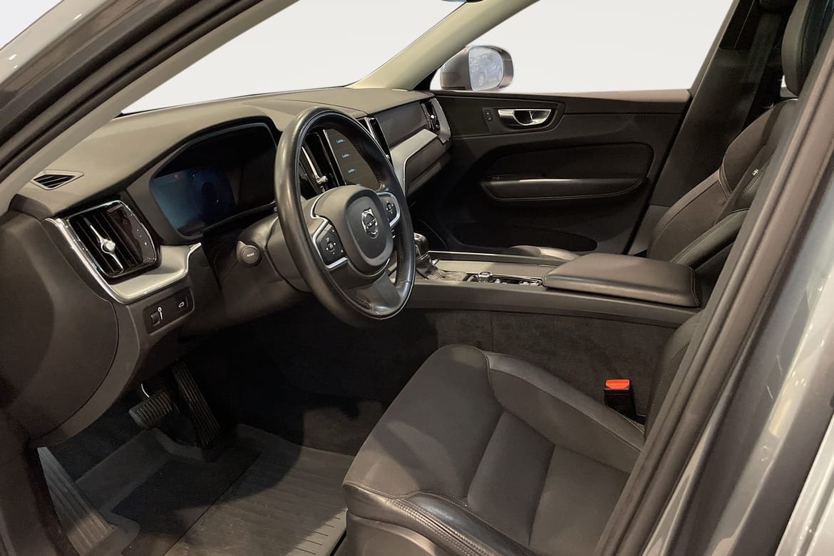 Volvo XC60 D4 Momentum Advanced Edition 2019, bild 6/10